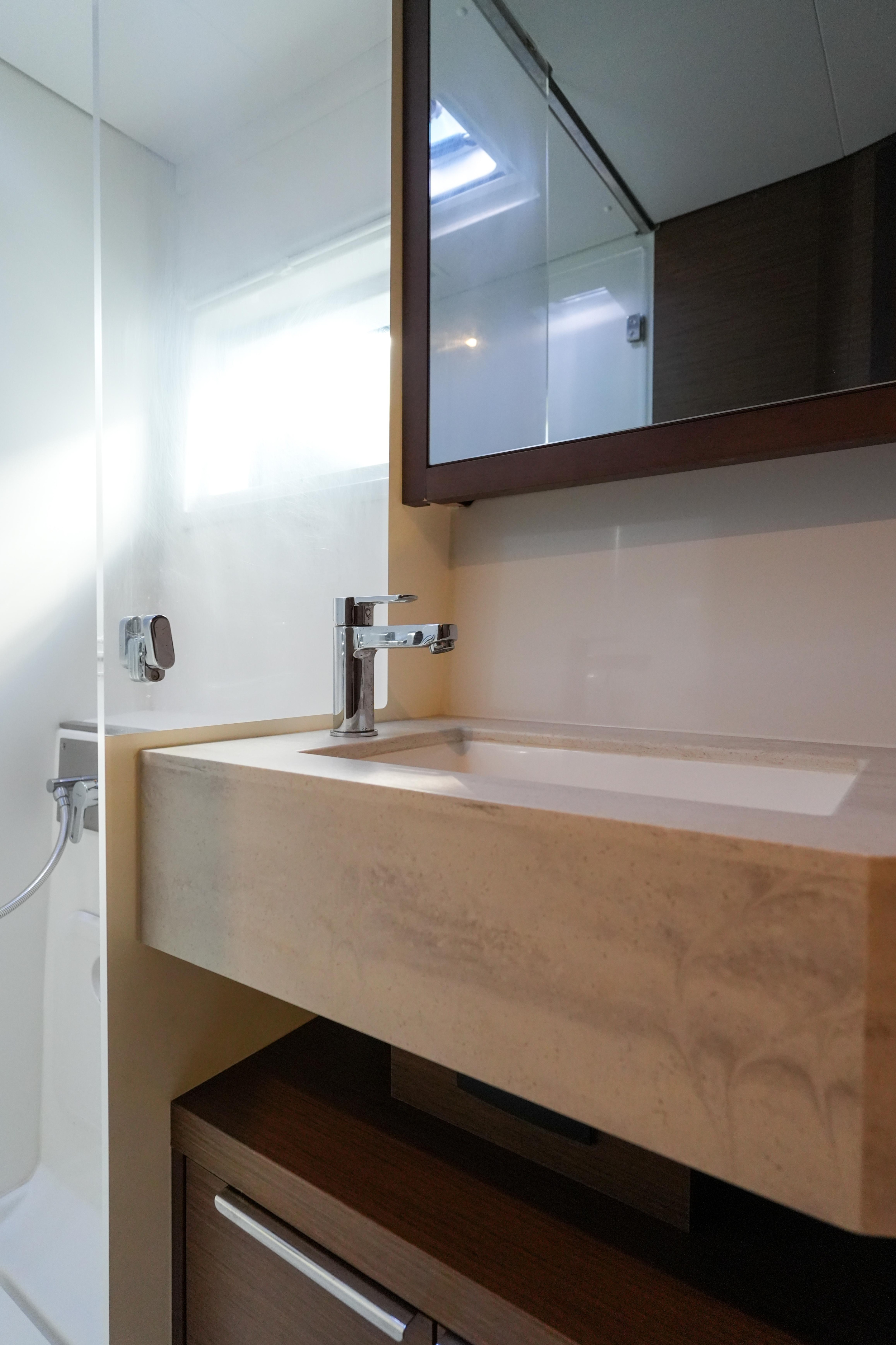 Lagoon 46 — photo 10