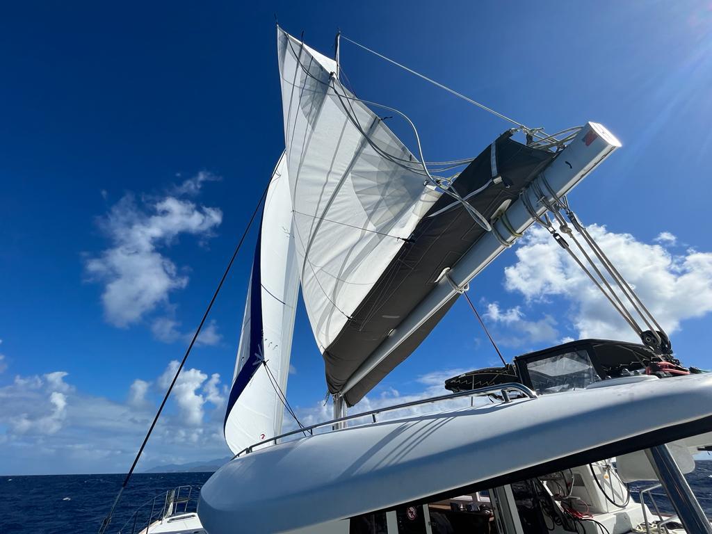 Lagoon 450 SporTop — photo 29