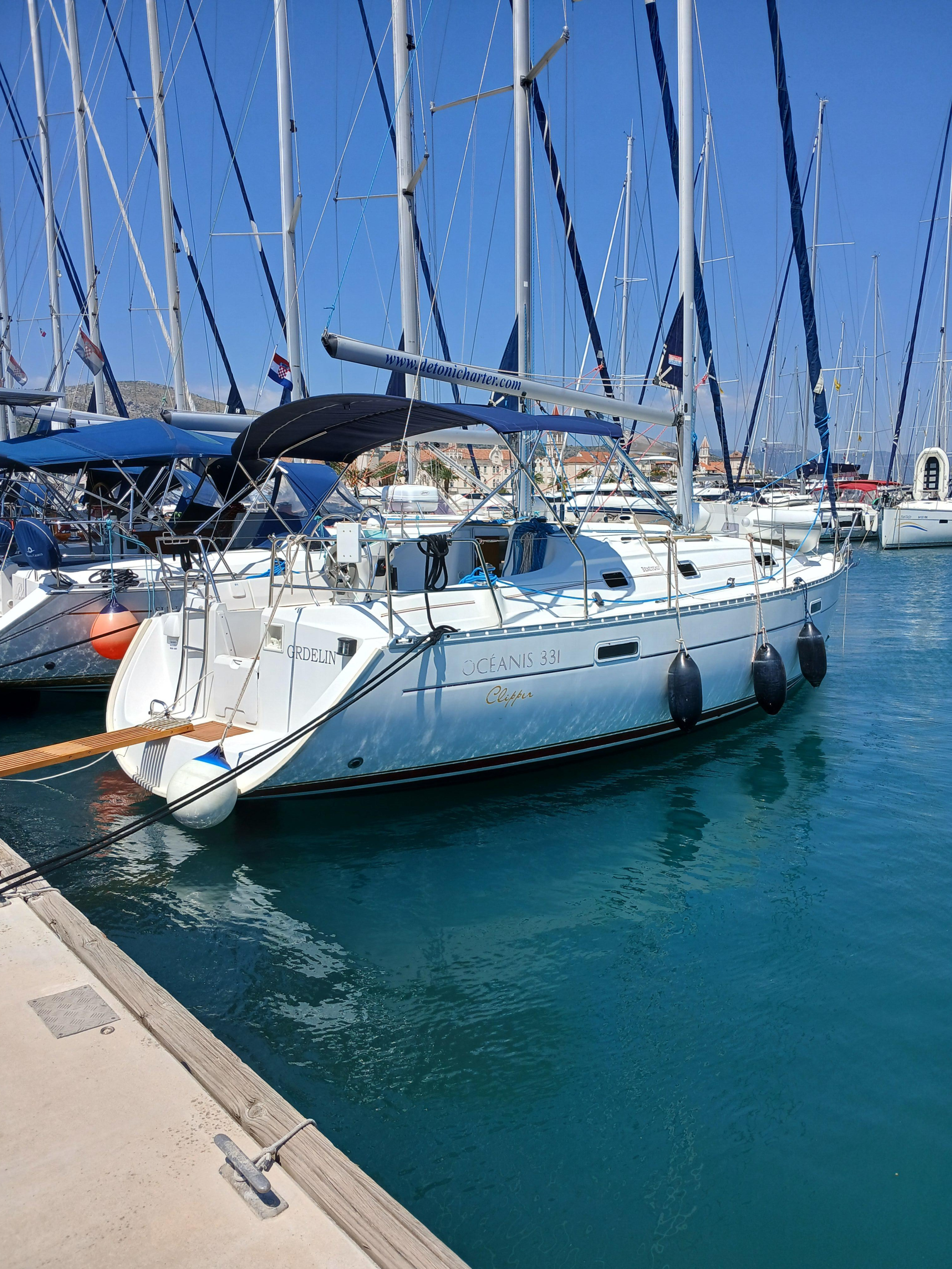 Beneteau Oceanis 331 Clipper — photo 6