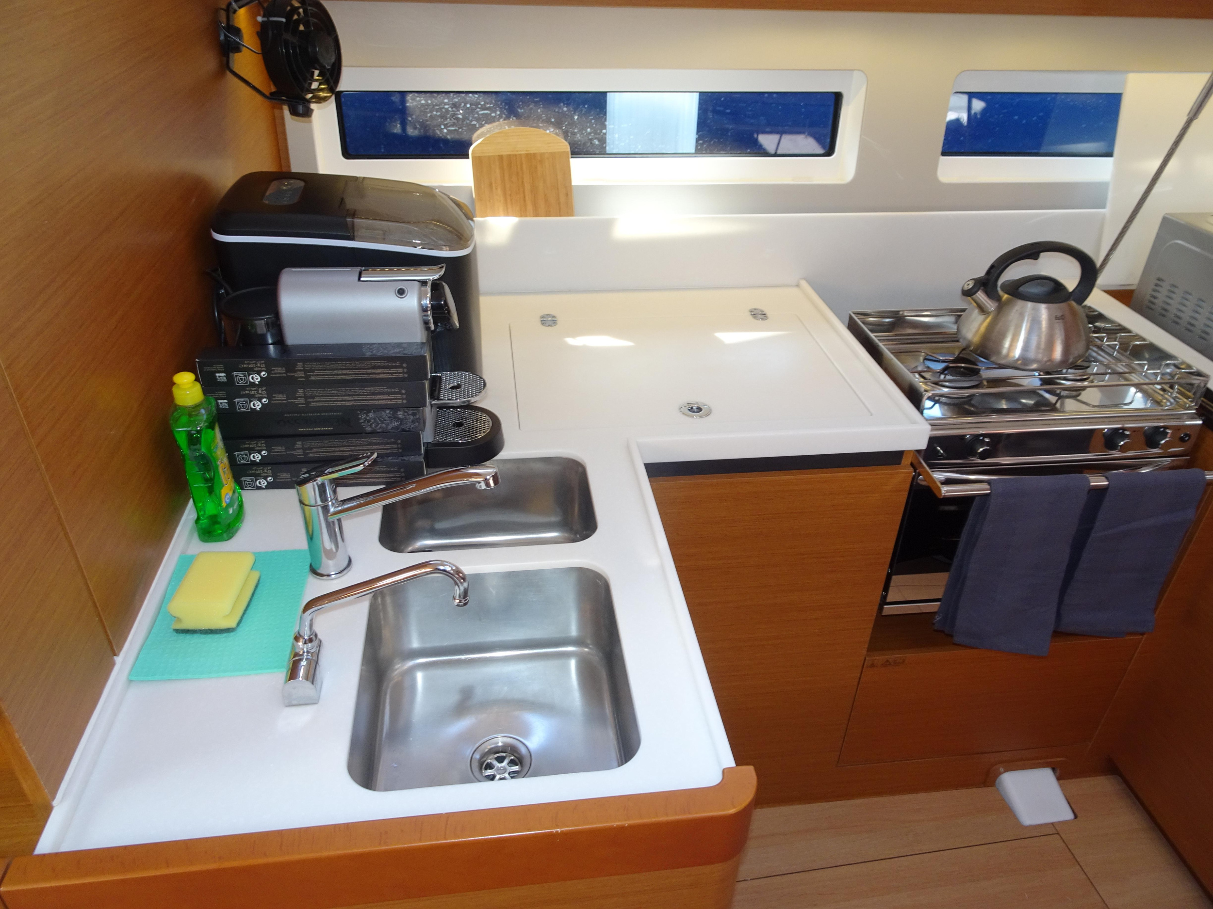 Sun Odyssey 490 — photo 18