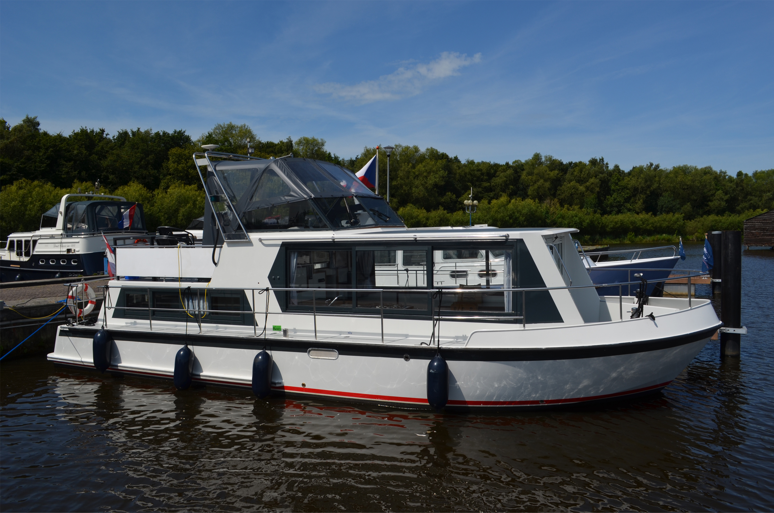Safari Houseboat 1050 — photo 2