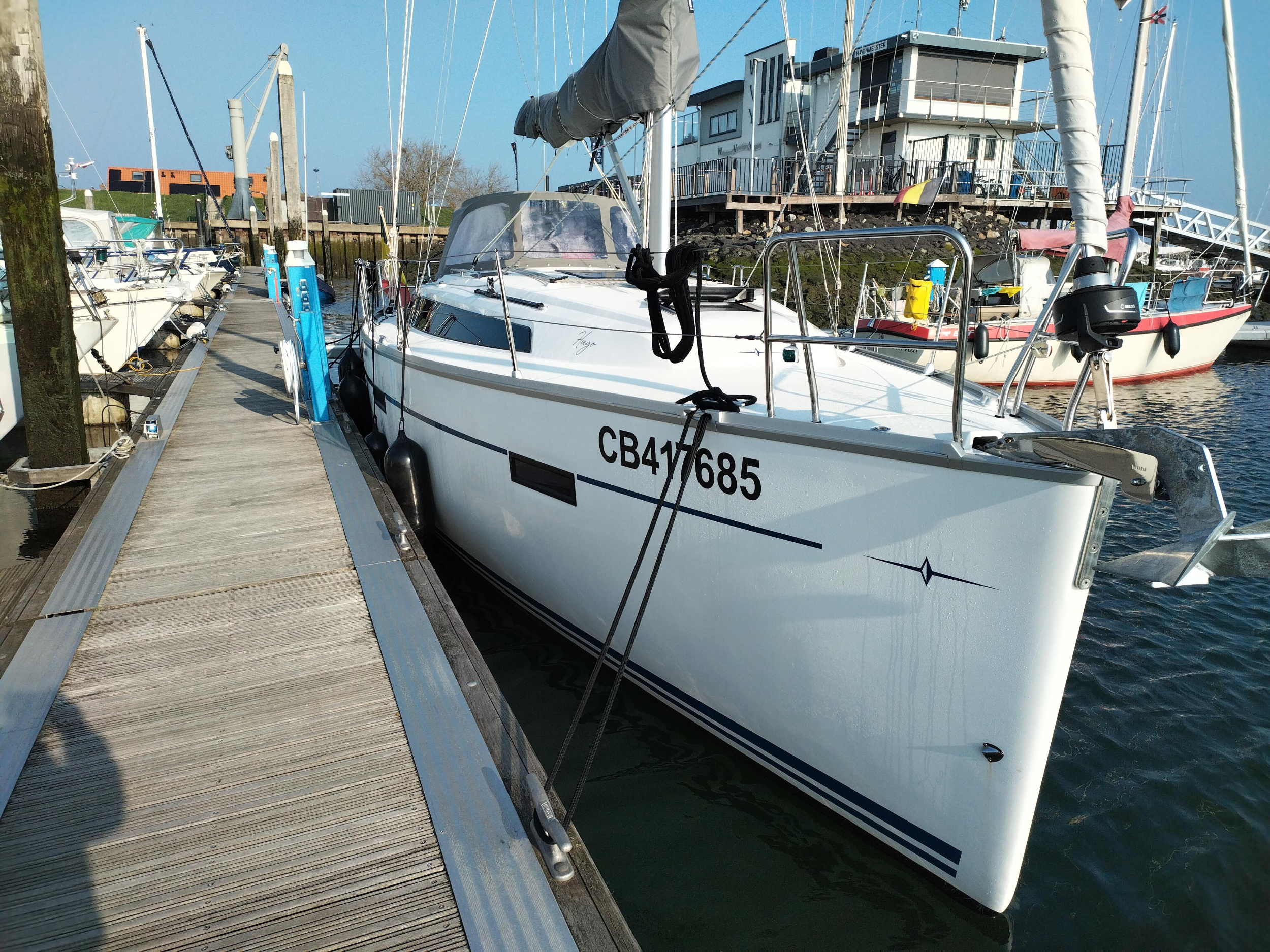 Bavaria 37 Cruiser — photo 1