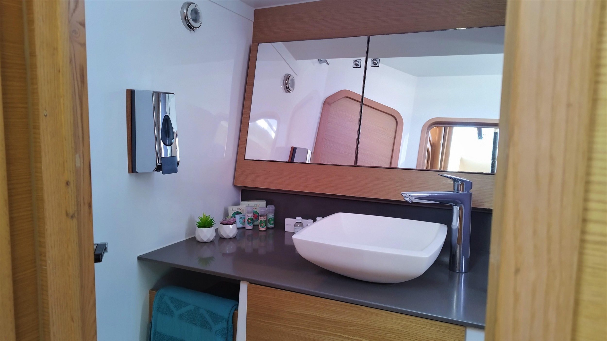 Dufour 56 Exclusive 2019 — photo 17