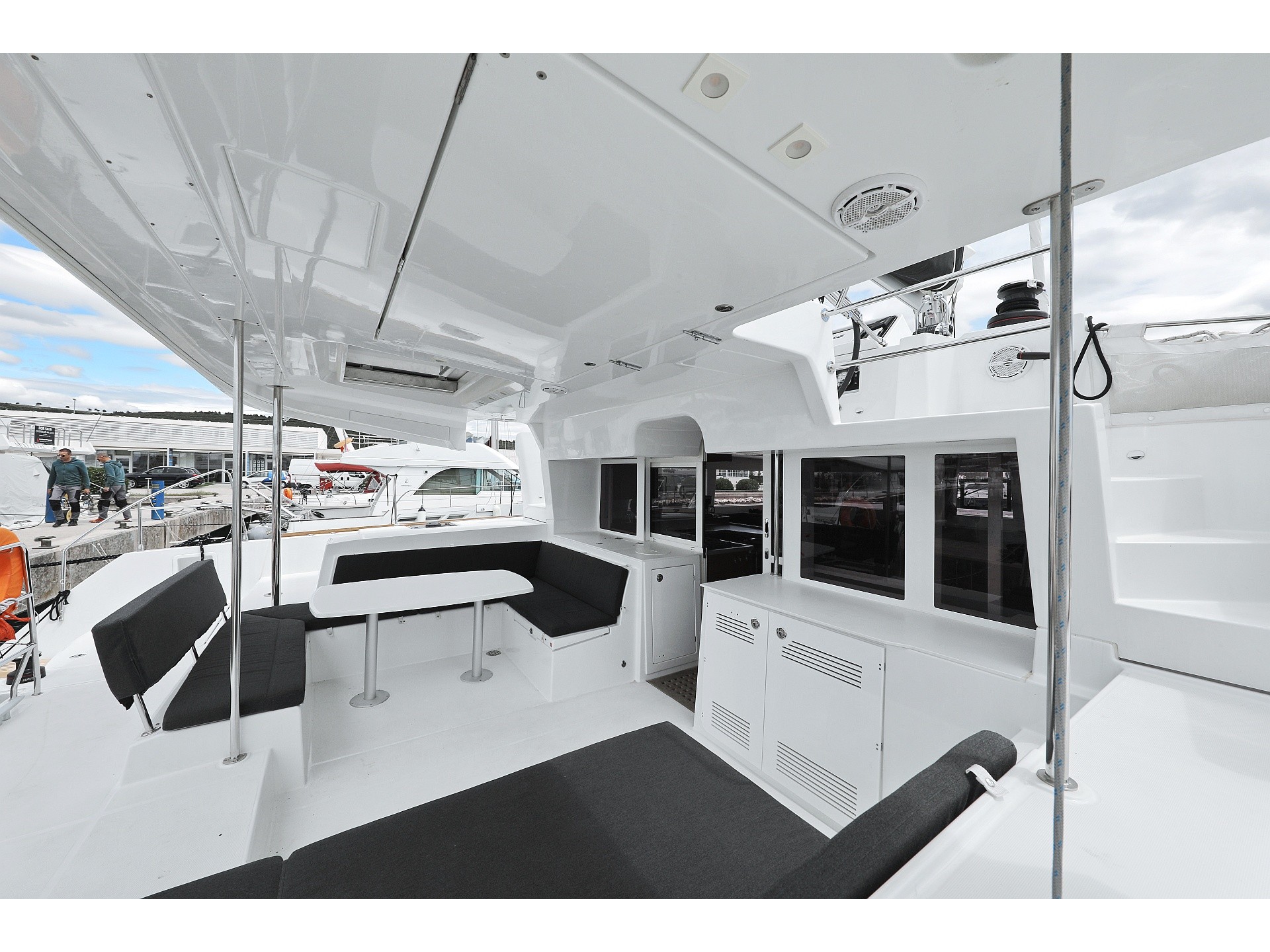 Lagoon 450 F — photo 7
