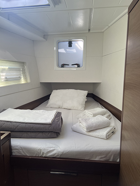 Lagoon 40 — photo 2