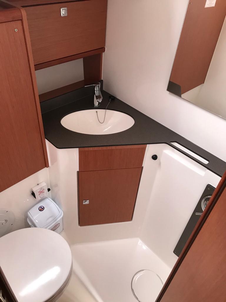 Bavaria Cruiser 46 — photo 13