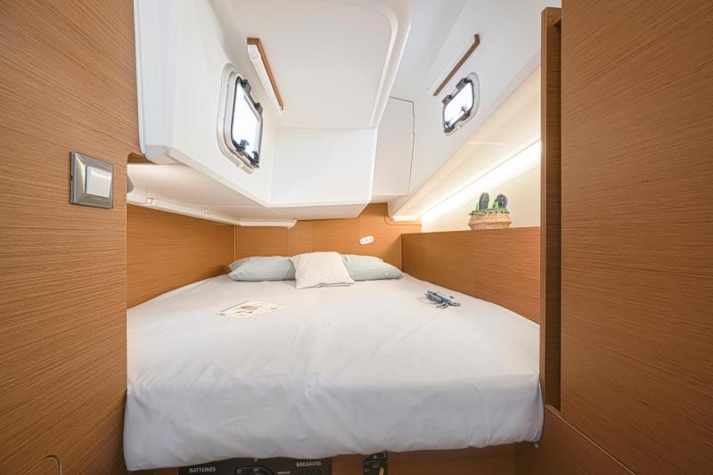 Sun Odyssey 380 — photo 5