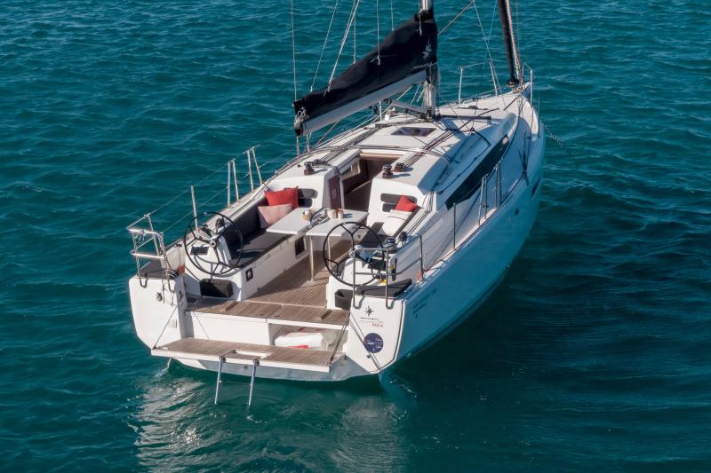 Sun Odyssey 380 — photo 6