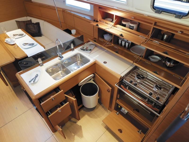 Sun Odyssey 379 — photo 10