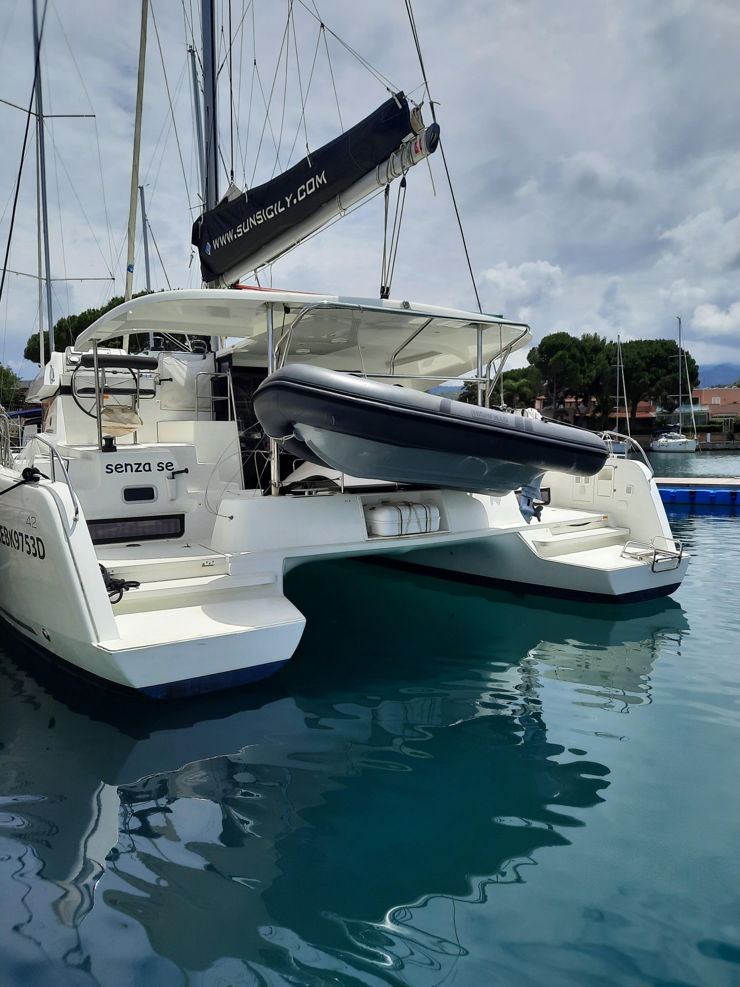 Lagoon 42 — photo 2