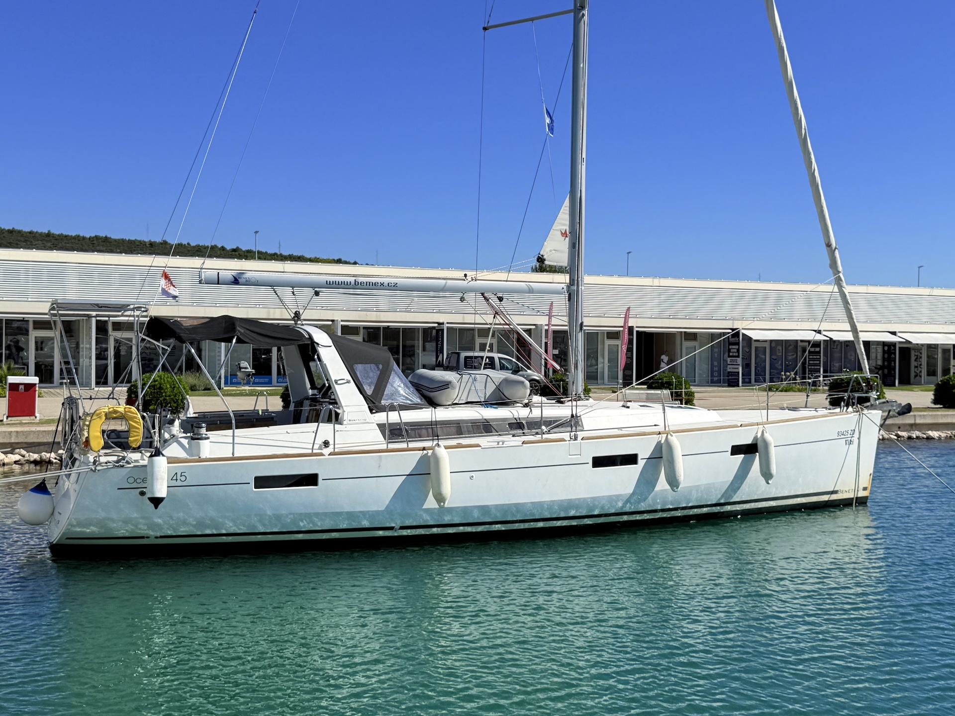 Oceanis 45 — photo 27