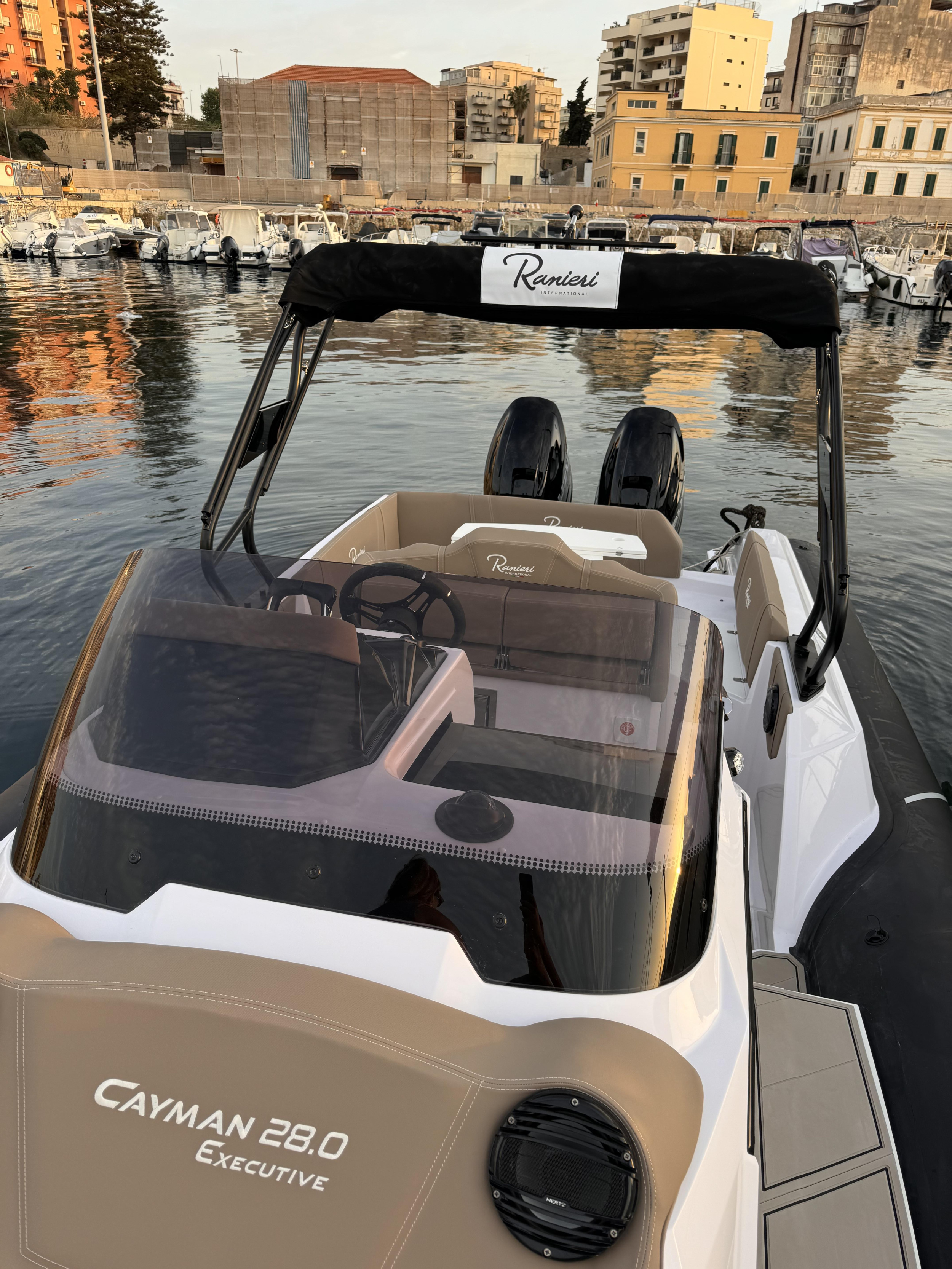 Ranieri Cayman 28.0 Executive — photo 15