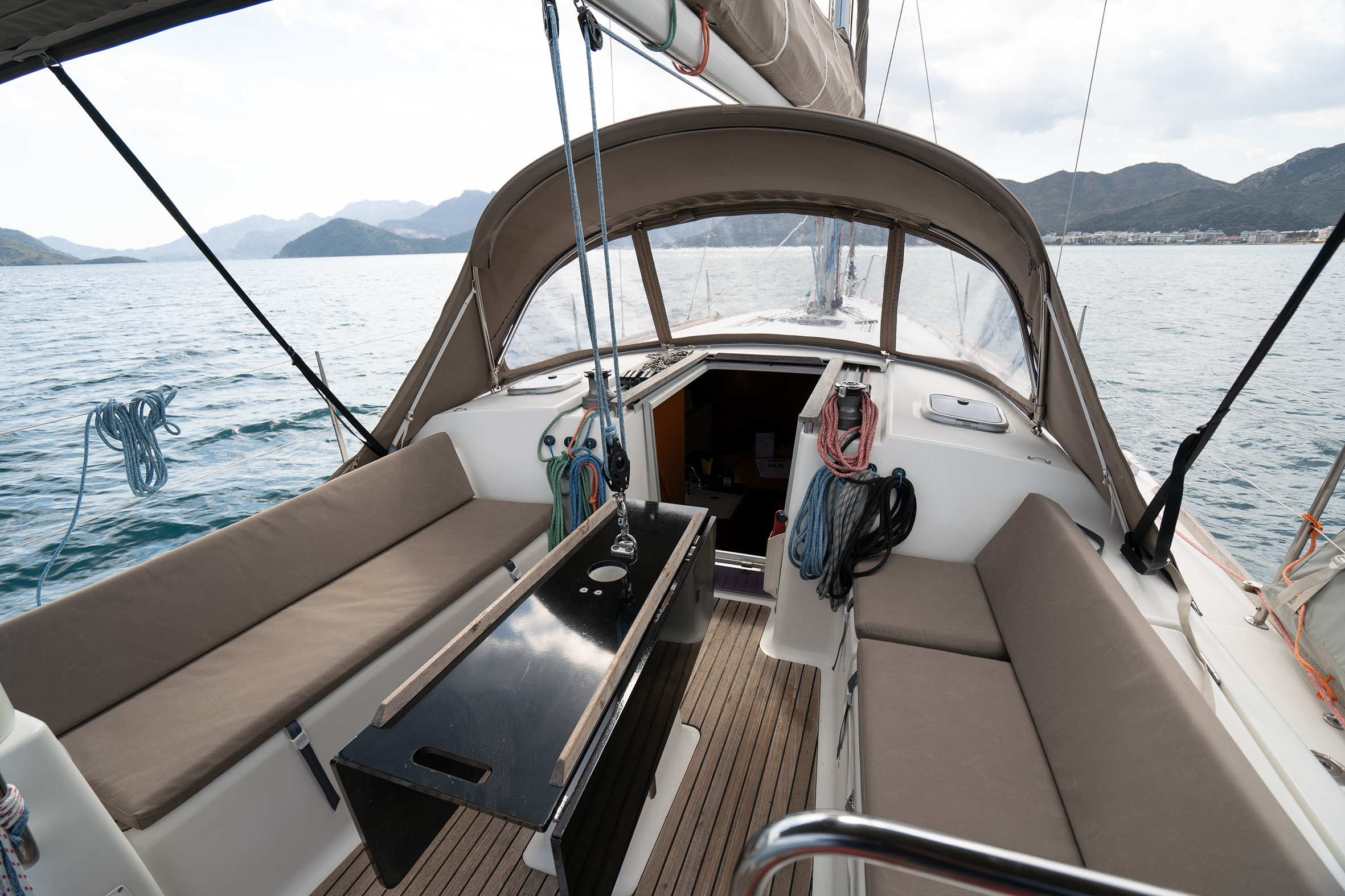 Dufour 335 Grand Large — photo 17
