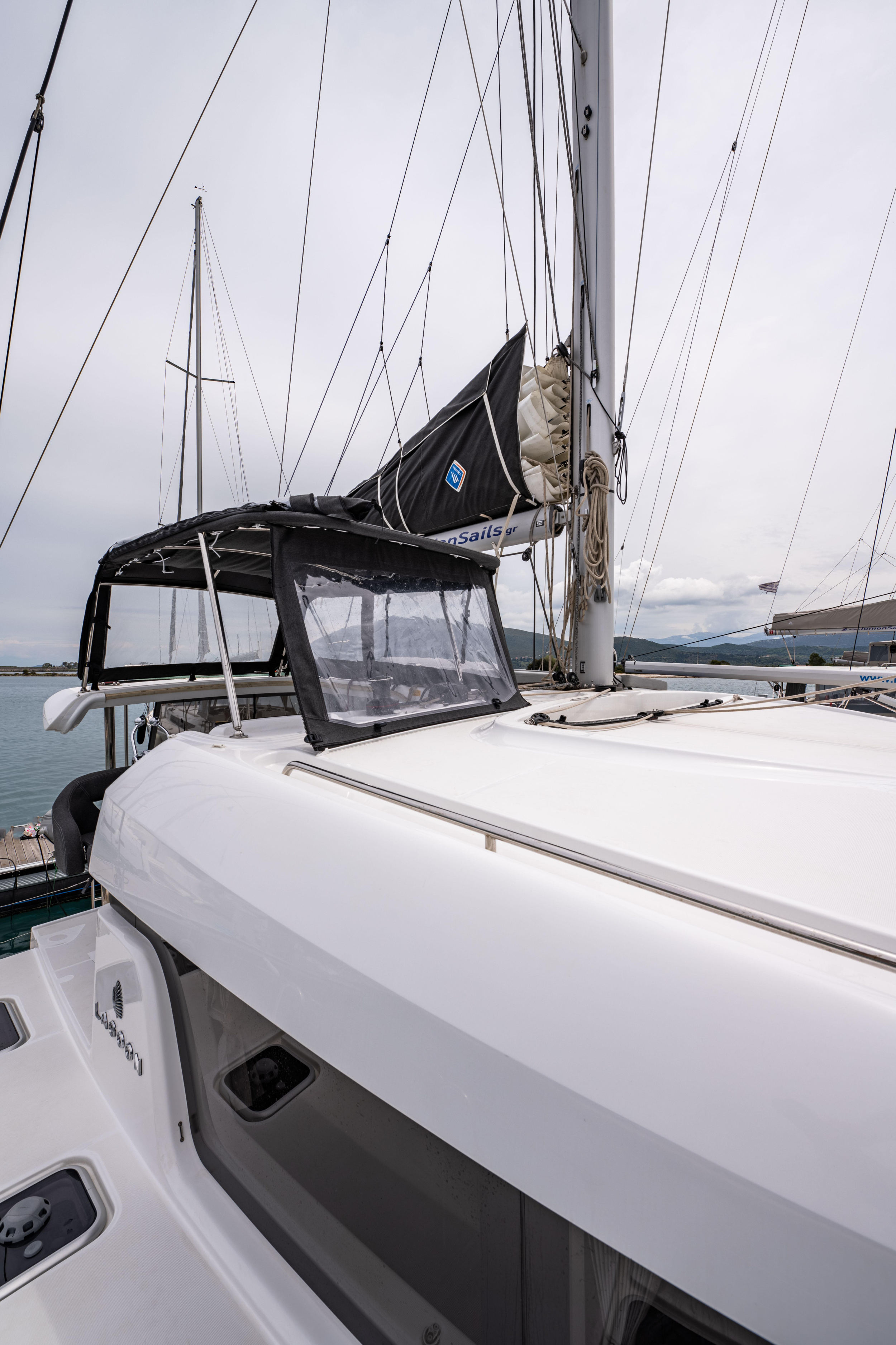 Lagoon 40 — photo 5
