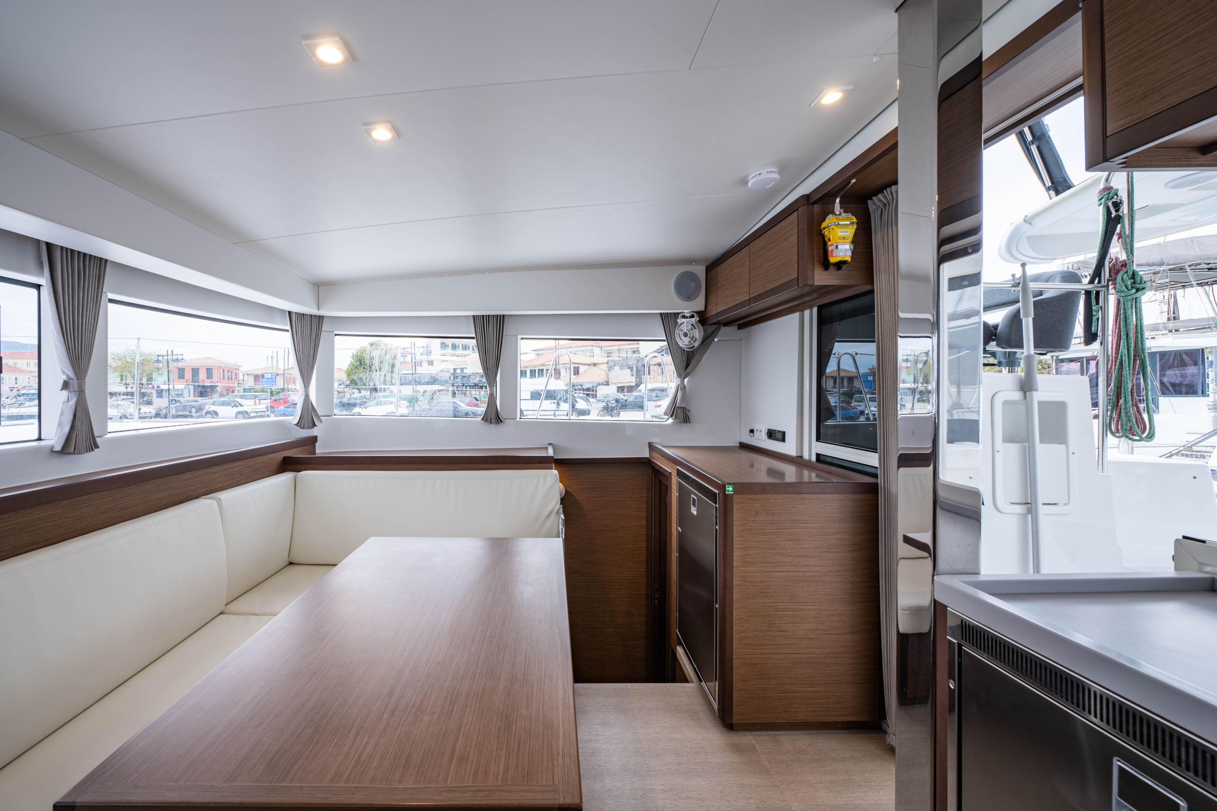 Lagoon 40 — photo 17