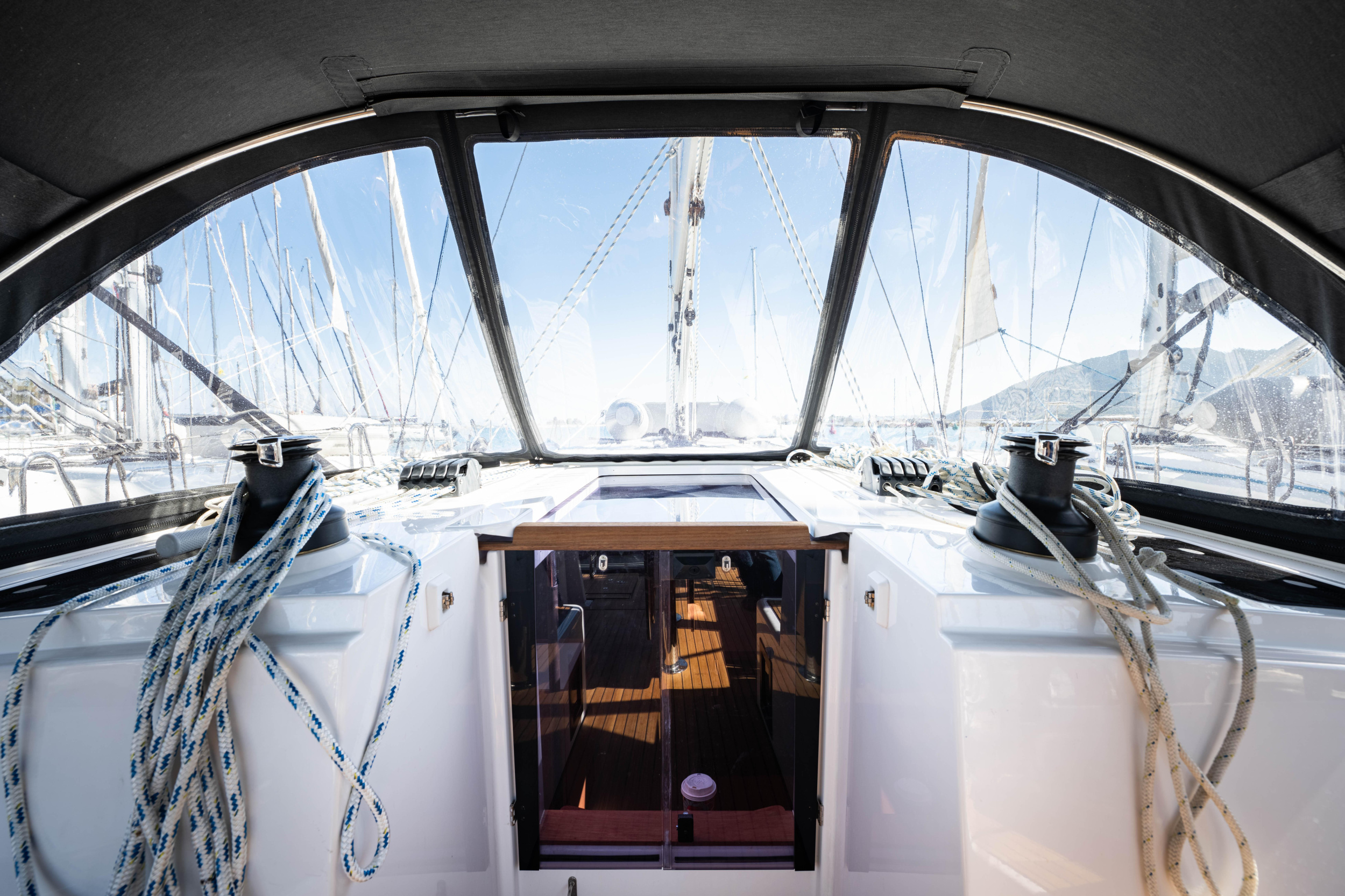 Bavaria C42 — photo 36