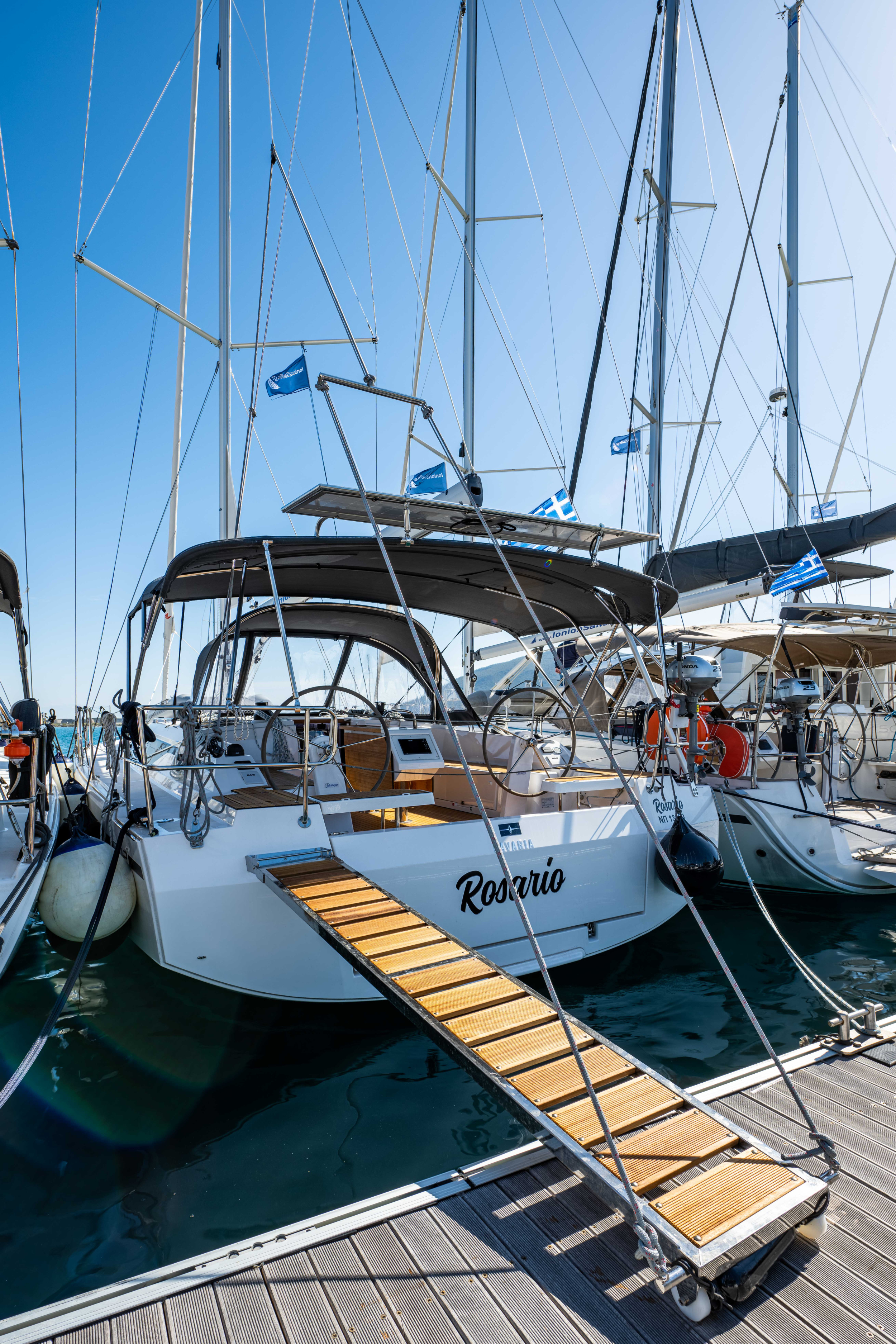 Bavaria C42 — photo 13