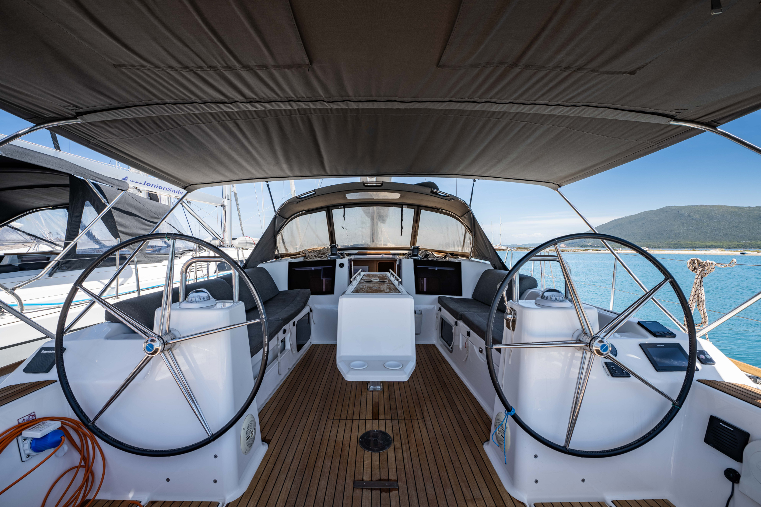 Dufour 460 Grand Large — photo 40