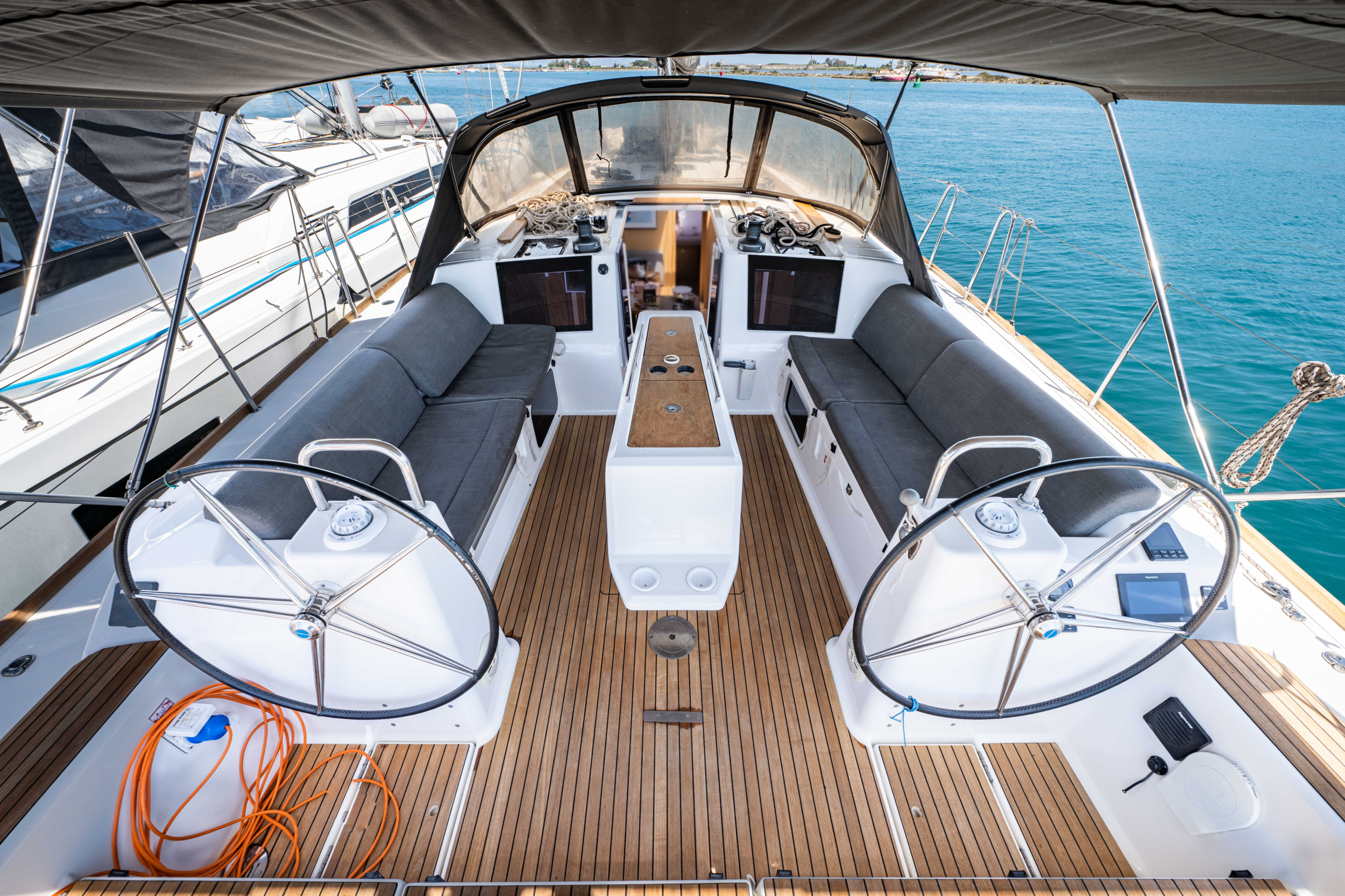 Dufour 460 Grand Large — photo 37