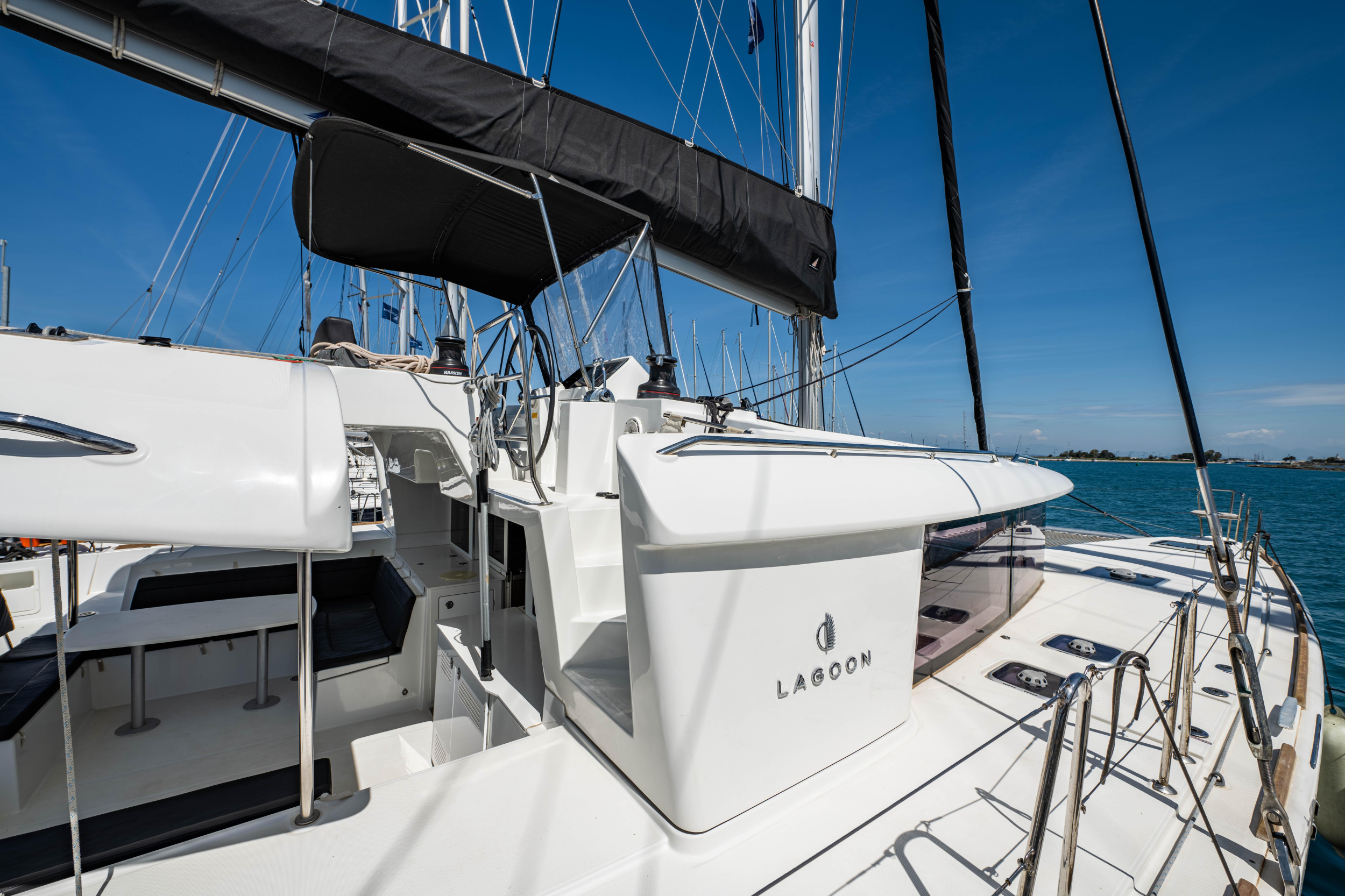 Lagoon 450 F — photo 41