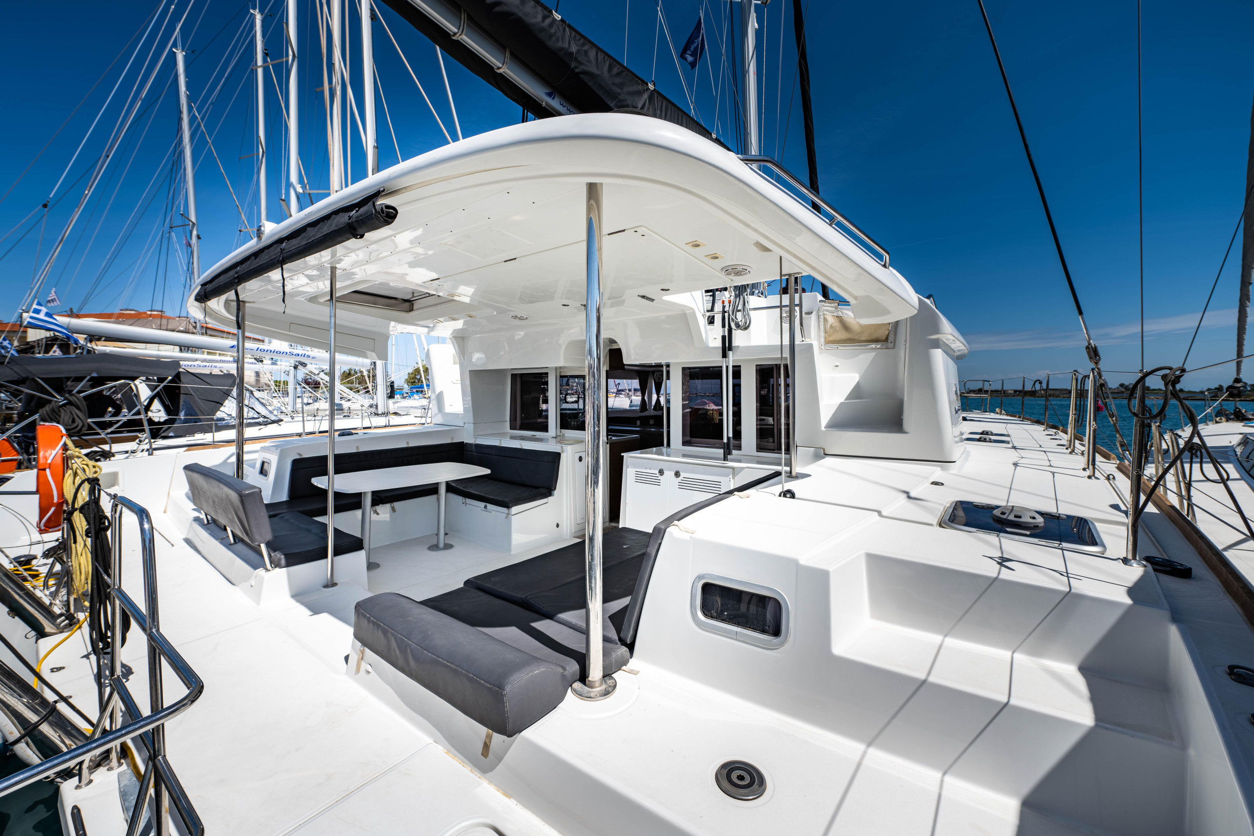 Lagoon 450 F — photo 10