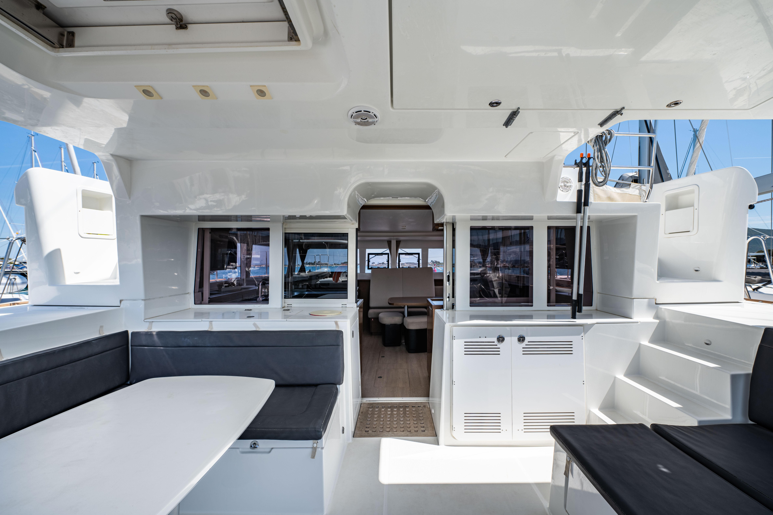 Lagoon 450 F — photo 8