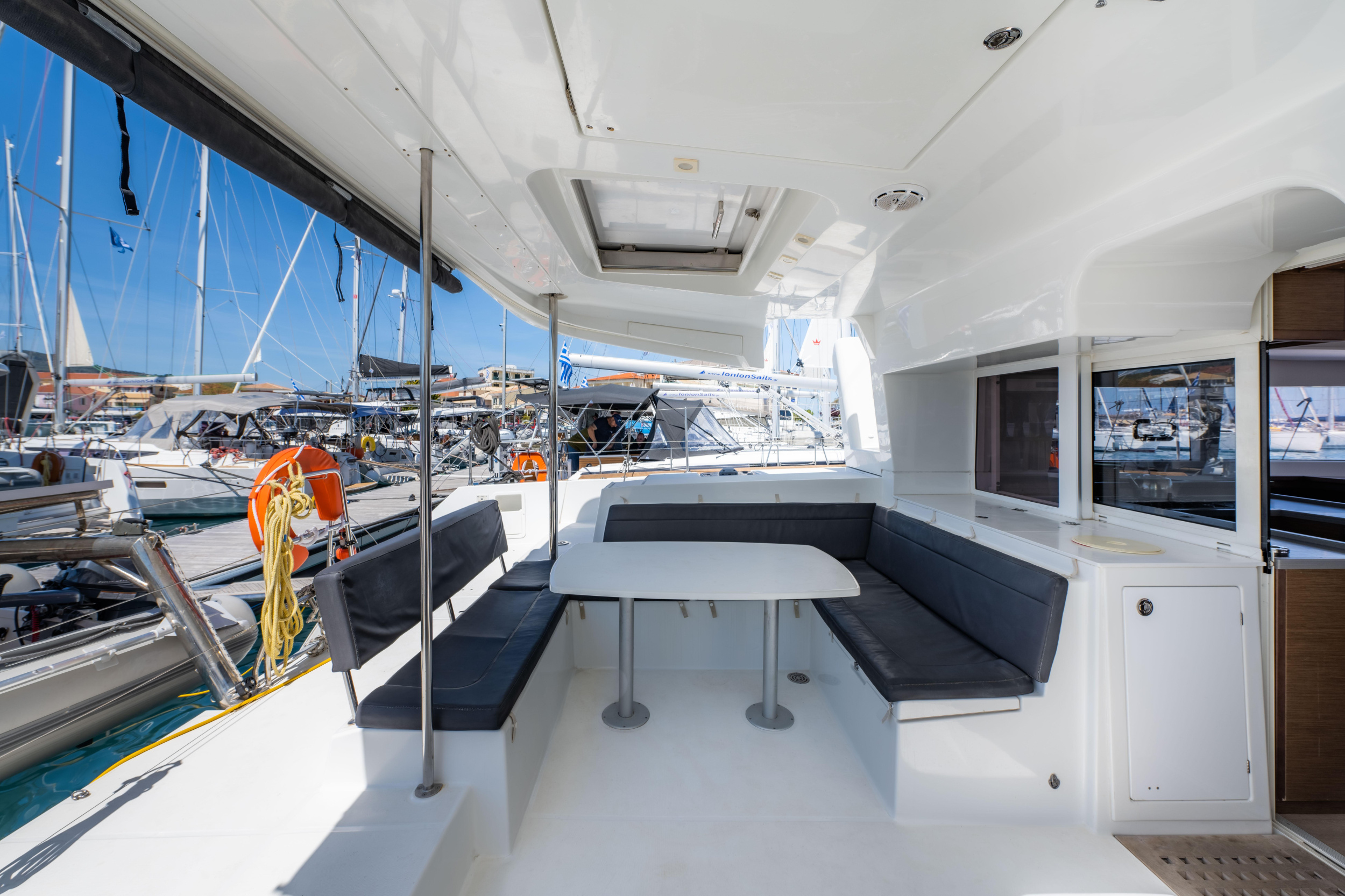 Lagoon 450 F — photo 44