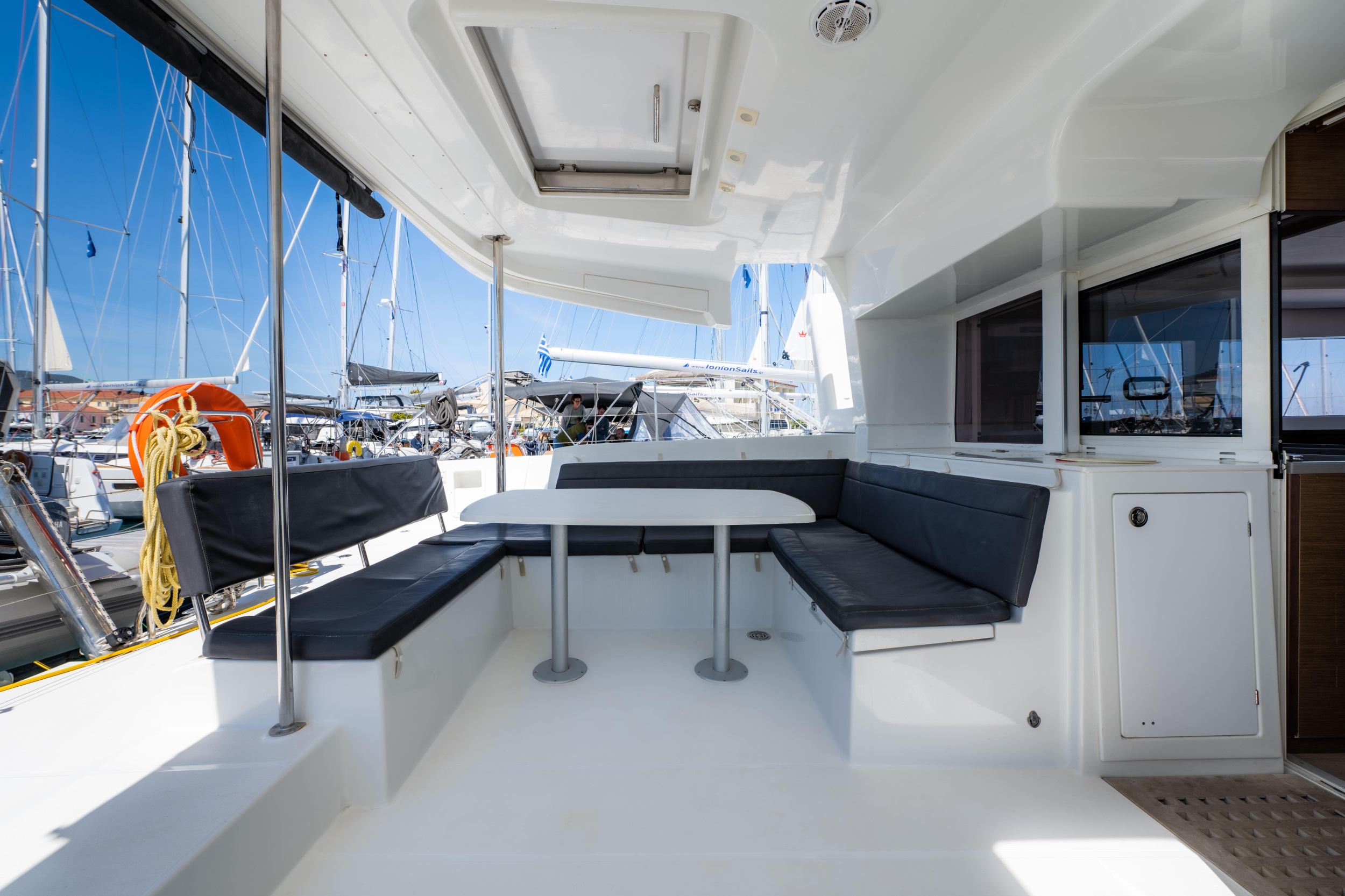 Lagoon 450 F — photo 4