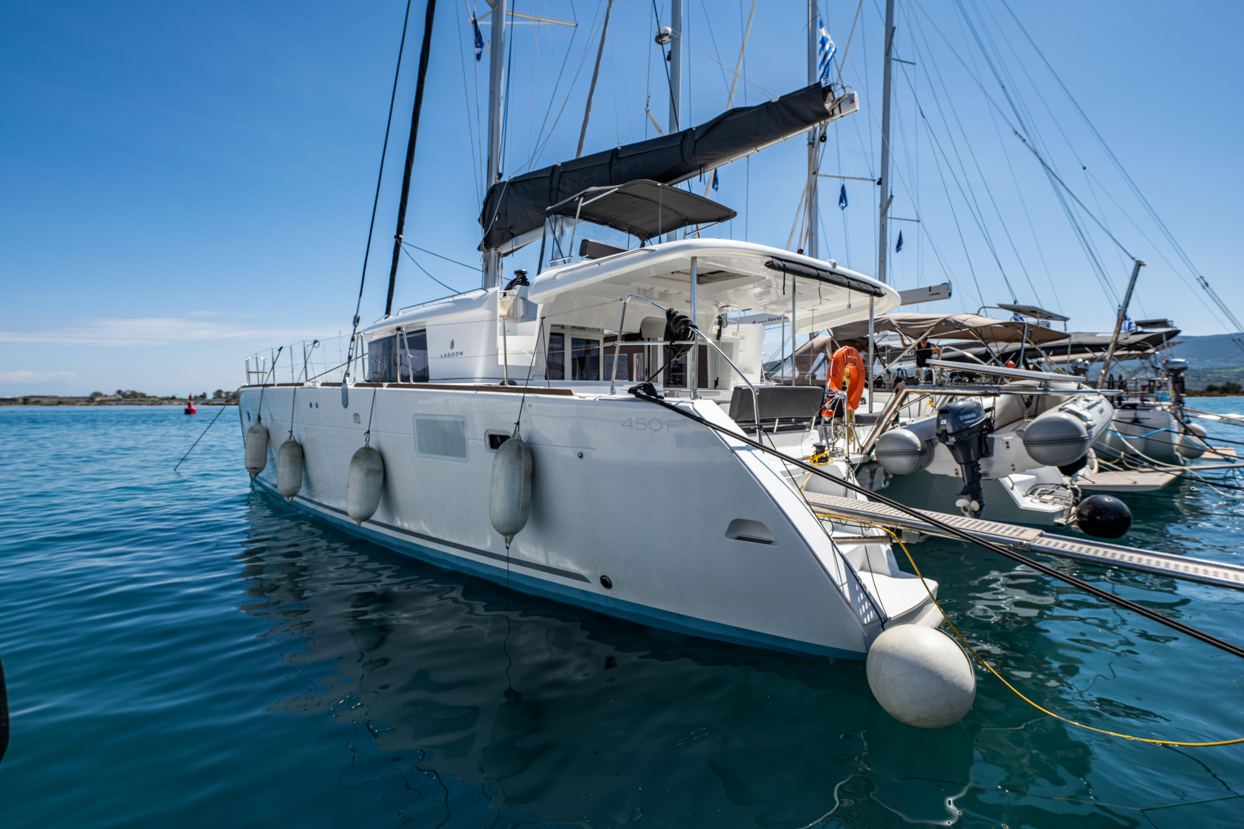 Lagoon 450 F — photo 35