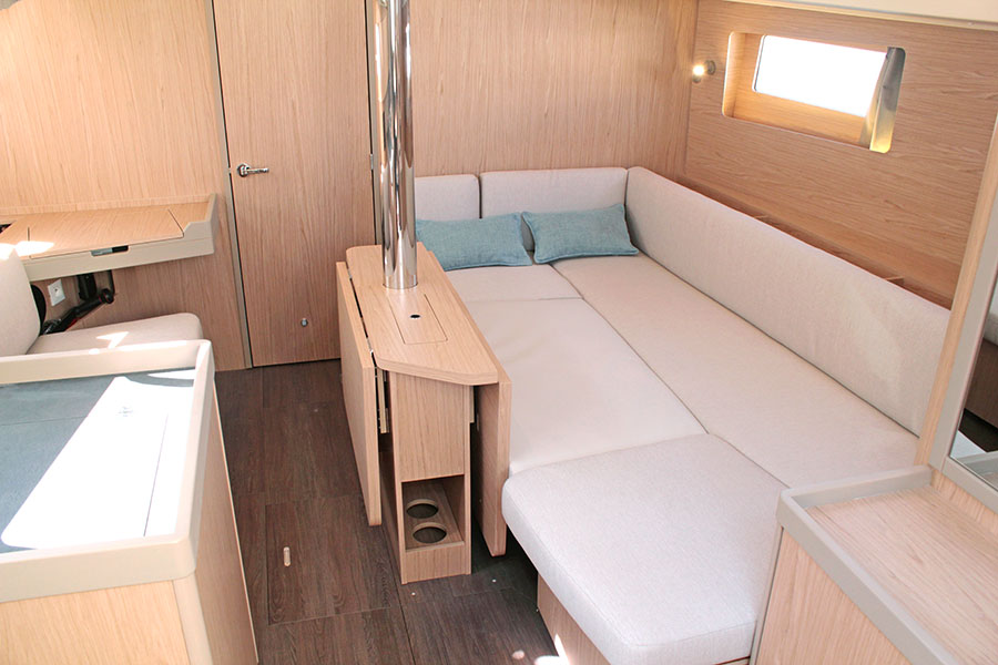 Oceanis 41.1 (2 Heads) — photo 12