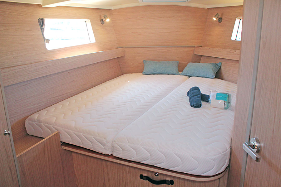 Oceanis 41.1 (2 Heads) — photo 13
