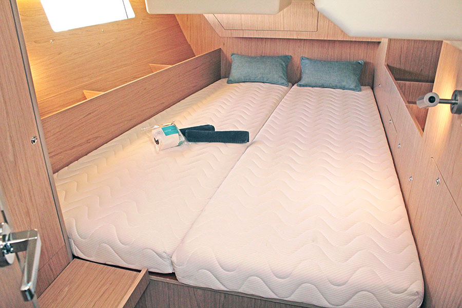 Oceanis 41.1 (2 Heads) — photo 16