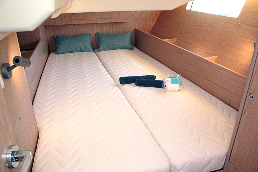 Oceanis 41.1 (2 Heads) — photo 4