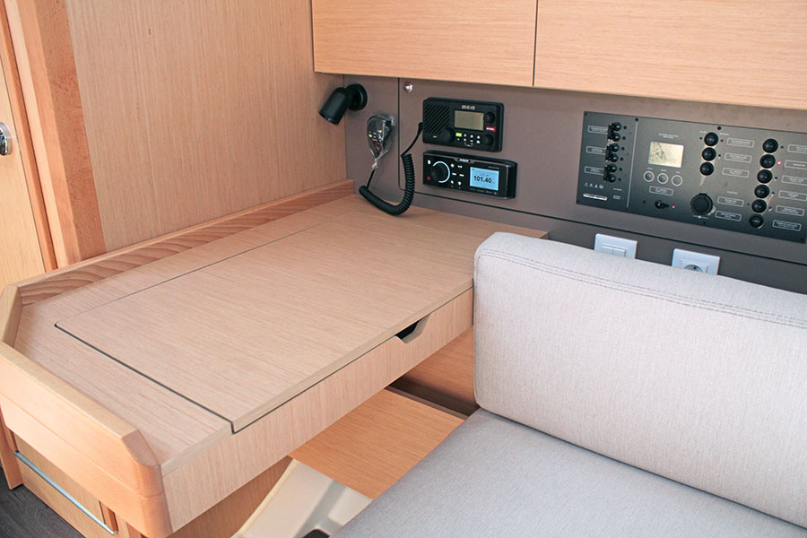 Oceanis 38.1 — photo 7