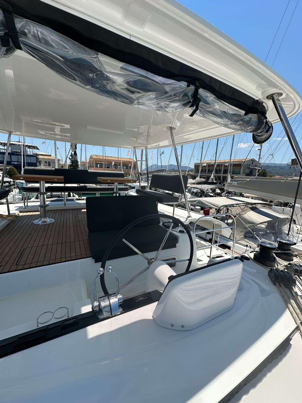 Lagoon 46 — photo 10