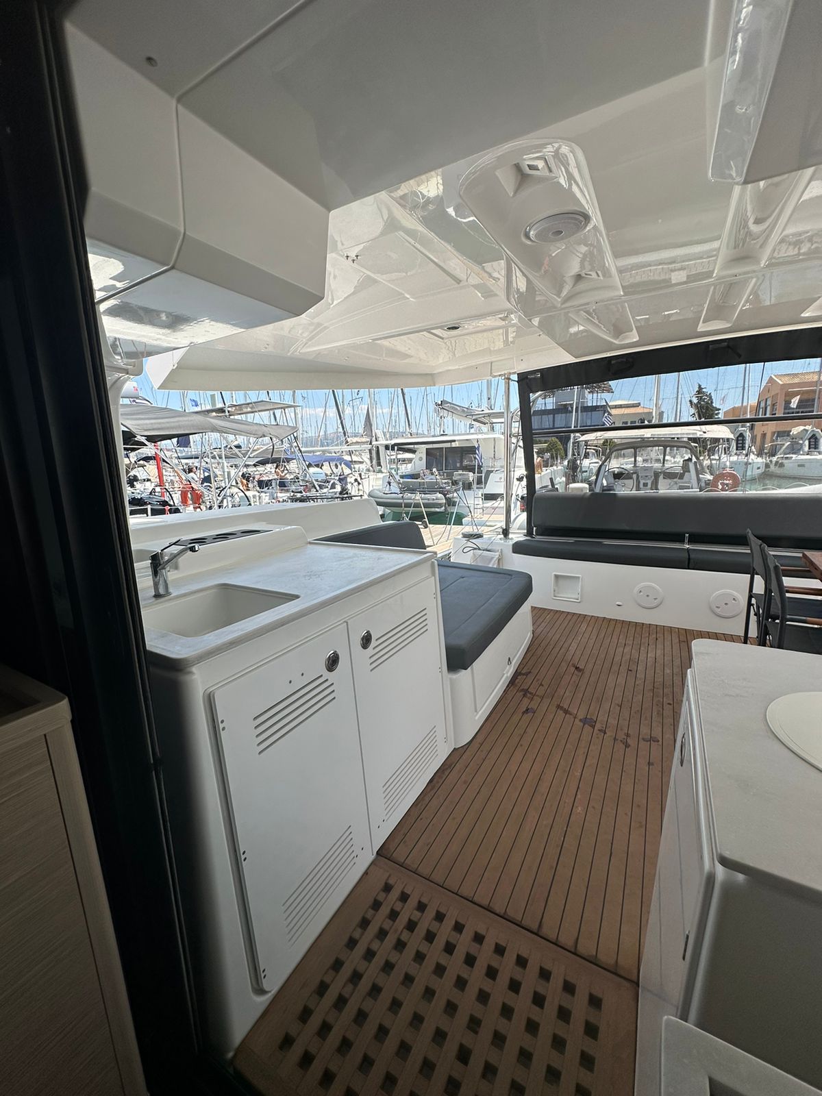 Lagoon 46 — photo 14