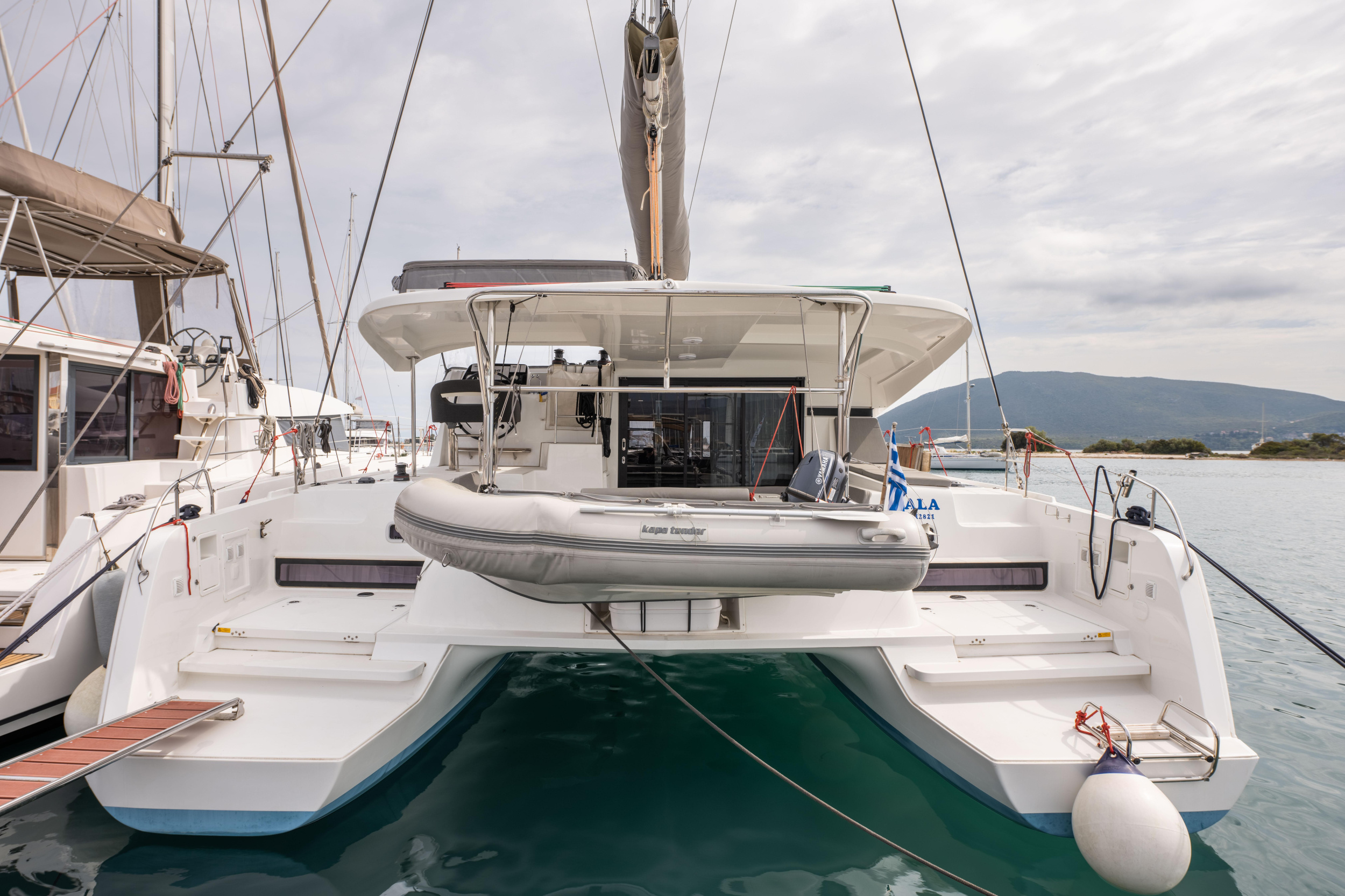 Lagoon 42 — photo 2