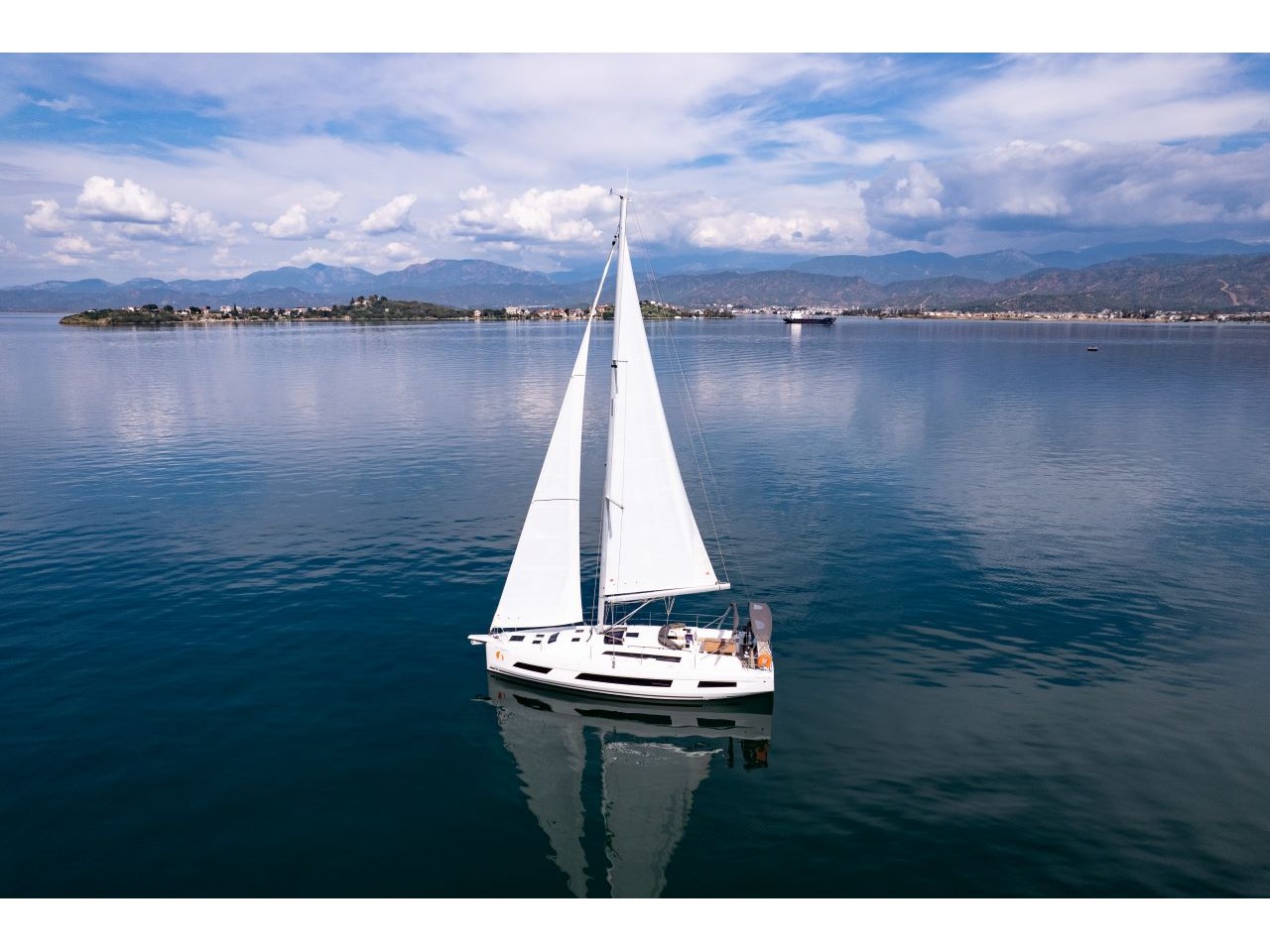 Dufour 41 — photo 1