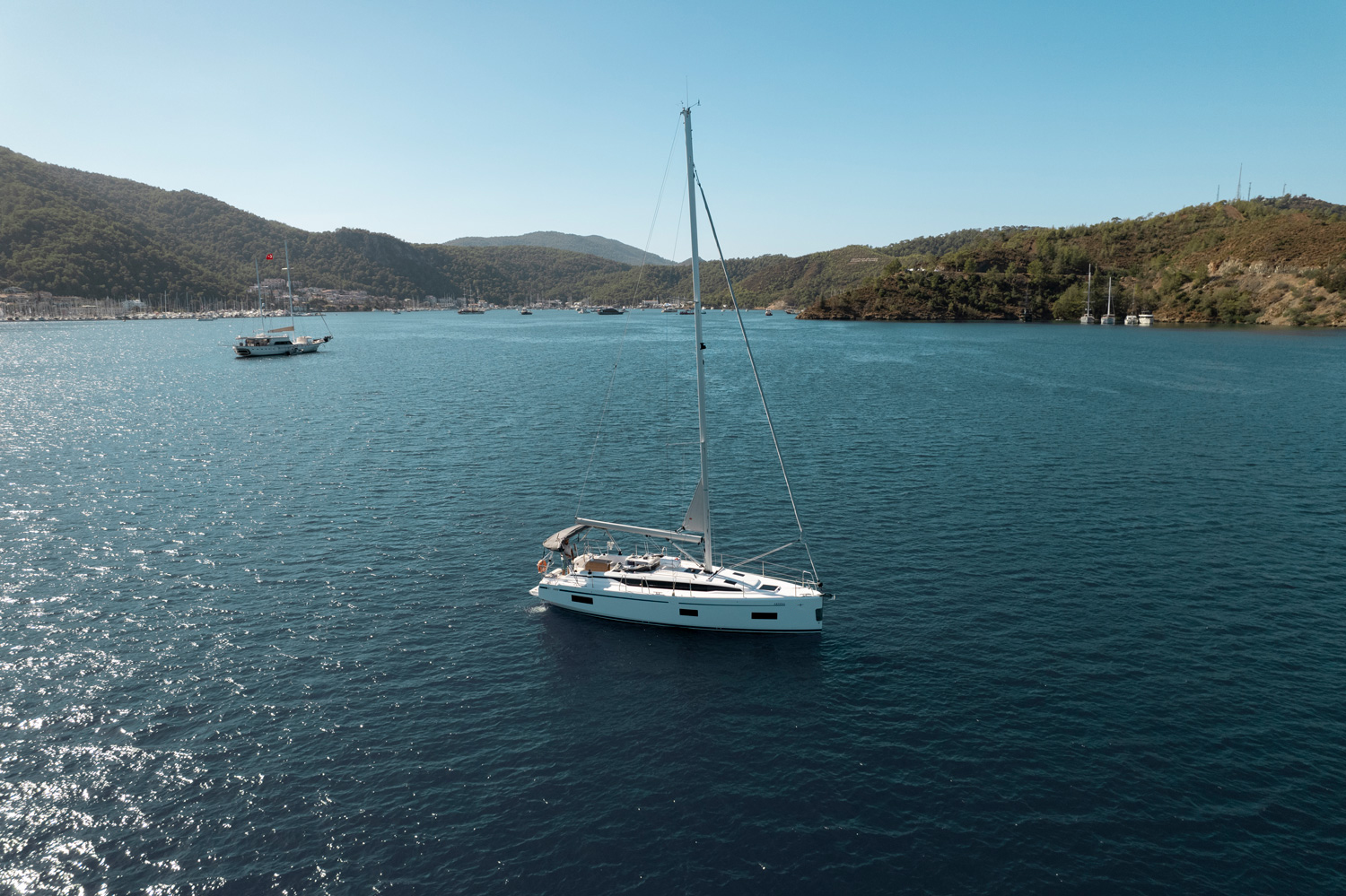 Bavaria C38 — photo 14