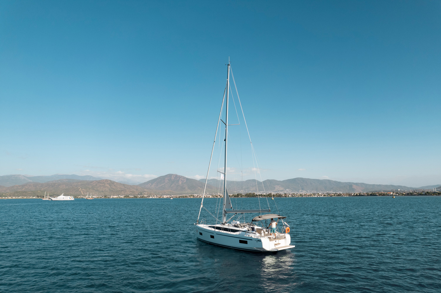 Bavaria C38 — photo 8