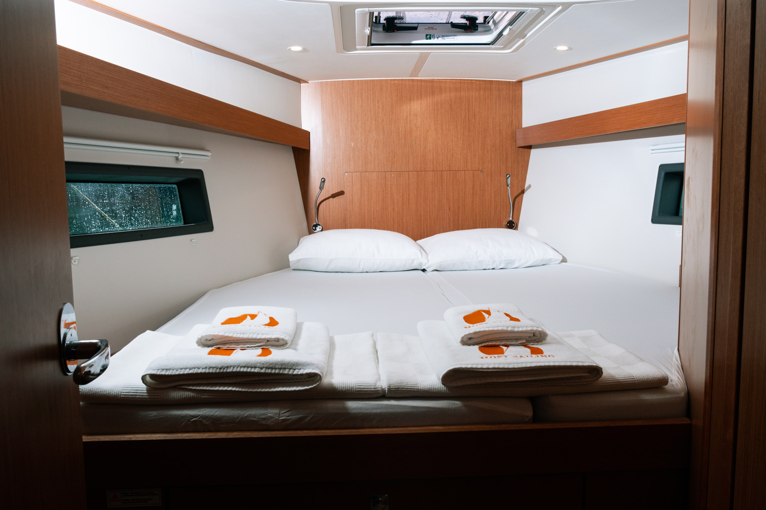 Bavaria C42 — photo 17