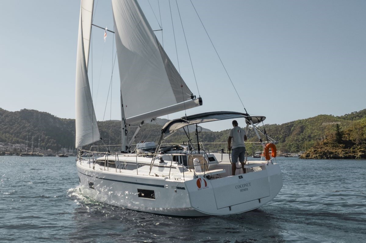 Bavaria C38 — photo 6