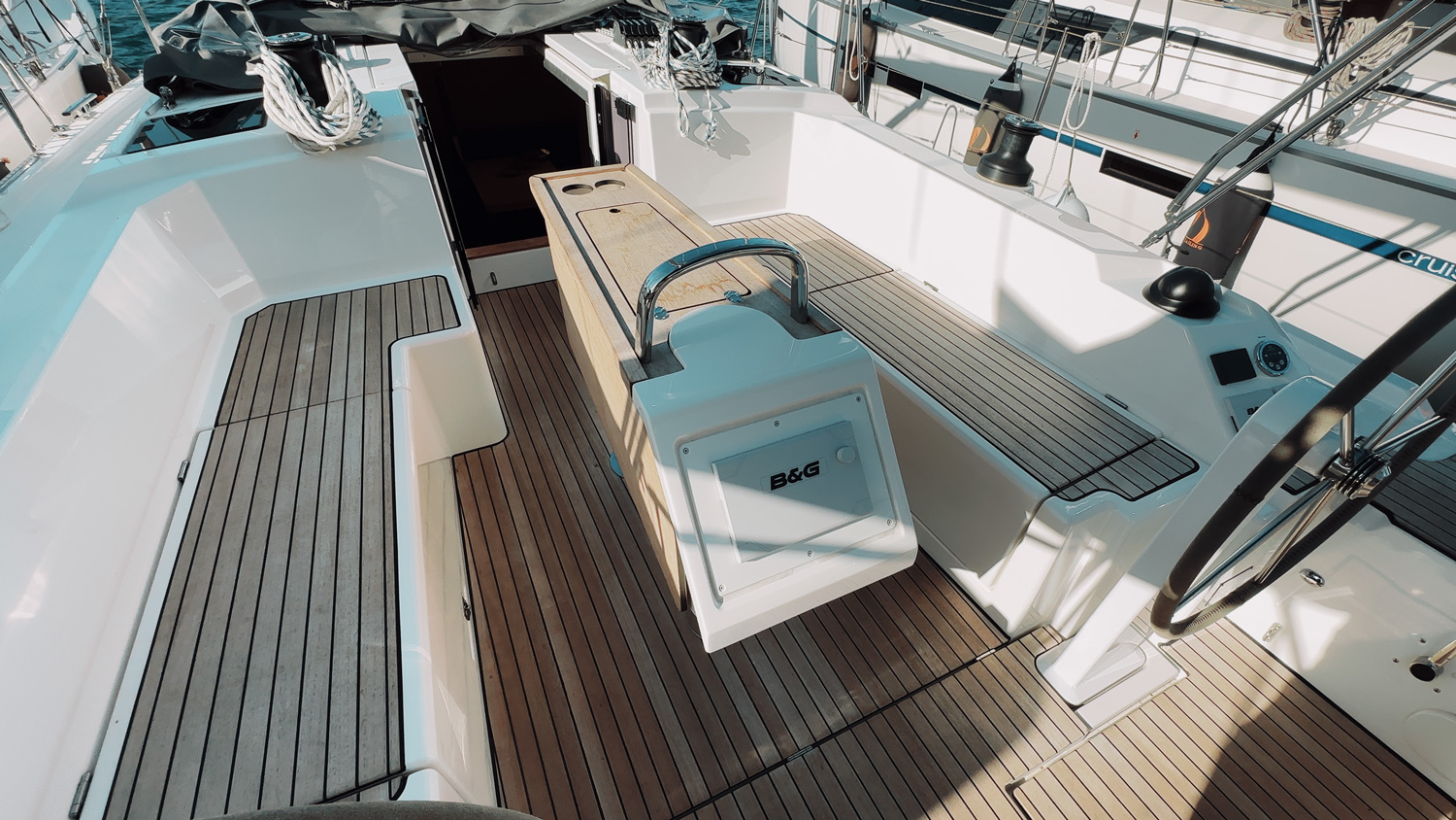 Bavaria C38 — photo 20