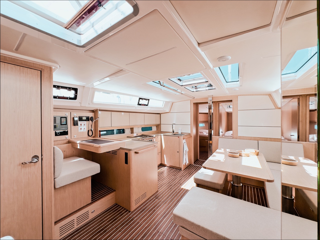Bavaria C46 — photo 8
