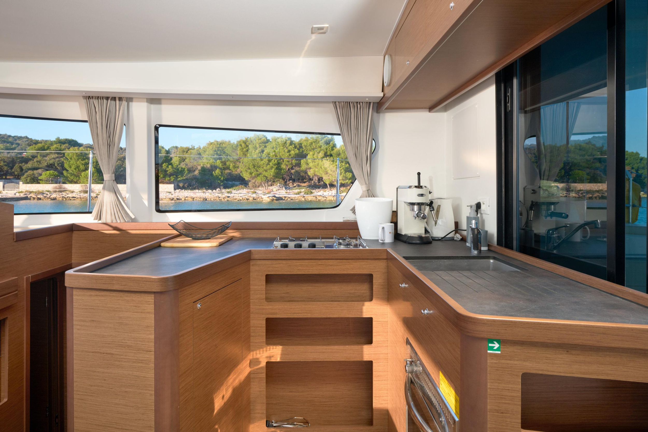 Lagoon 42 — photo 15