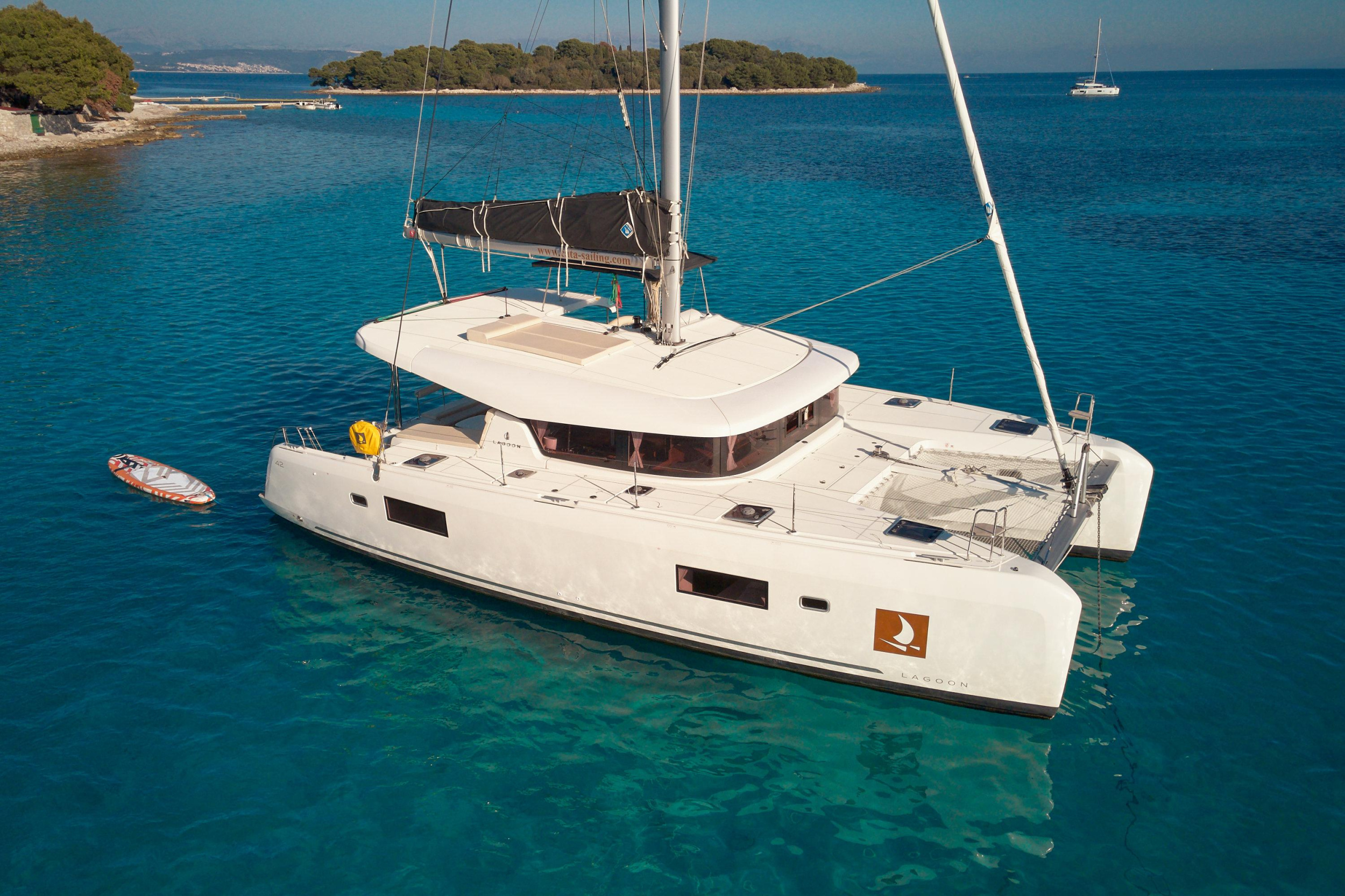 Lagoon 42 — photo 12