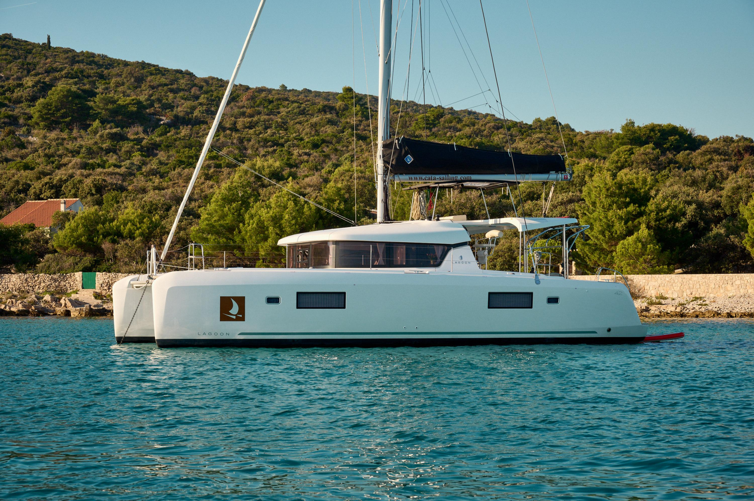 Lagoon 42 — photo 2