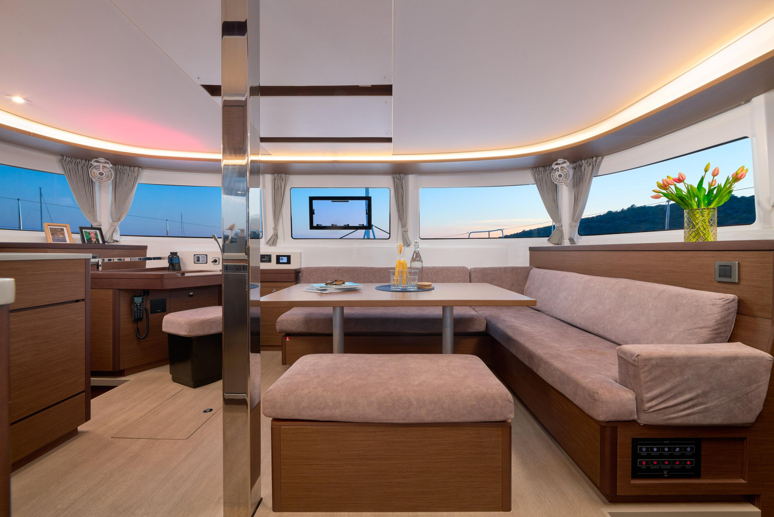 Lagoon 46 — photo 12