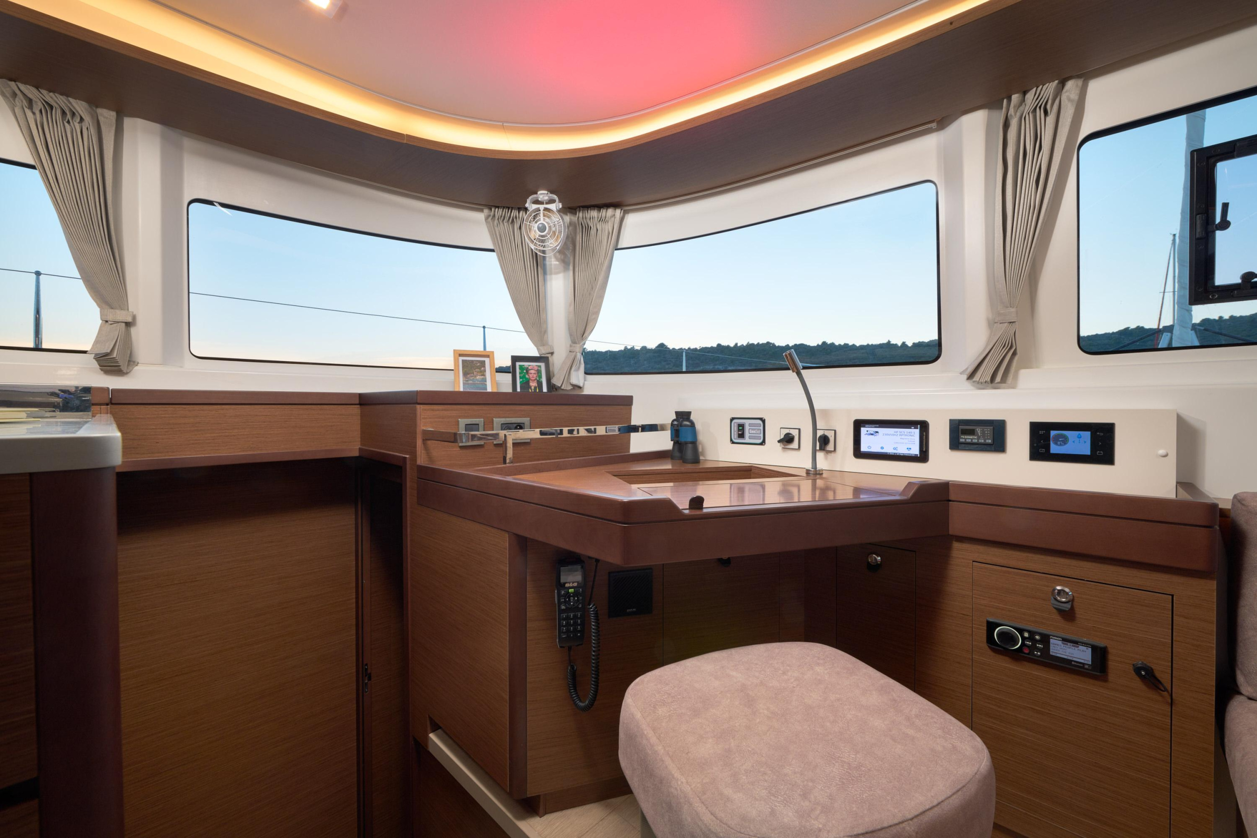 Lagoon 46 — photo 10