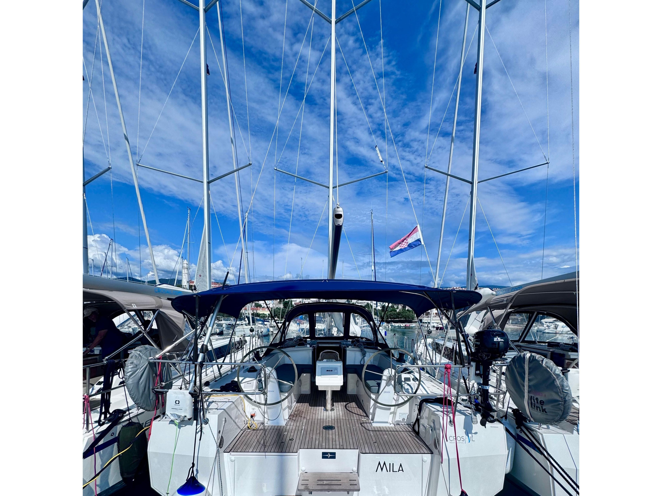 Bavaria C38 — photo 1
